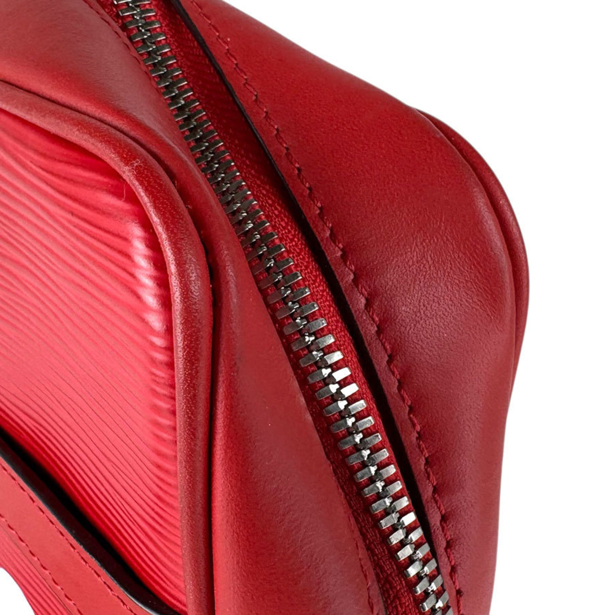 Louis Vuitton Red Color Epi Leather Shoulder Bag (Pre-Owned)