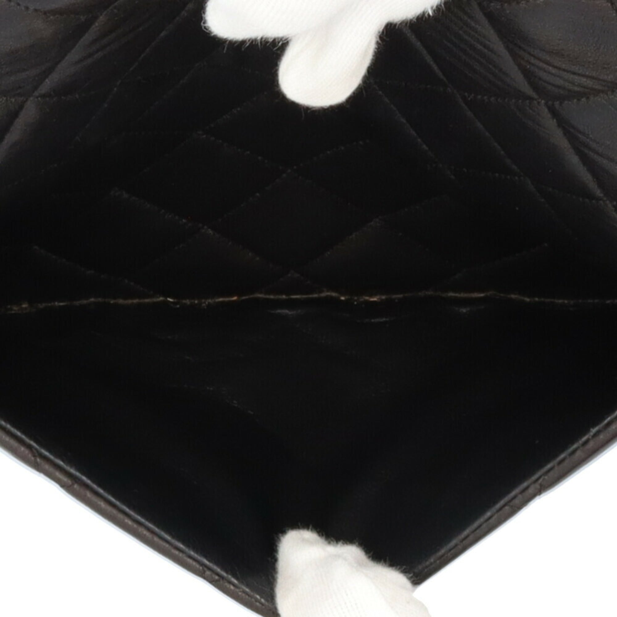 Chanel Black Leather Shoulder Bag (Pre-Owned)