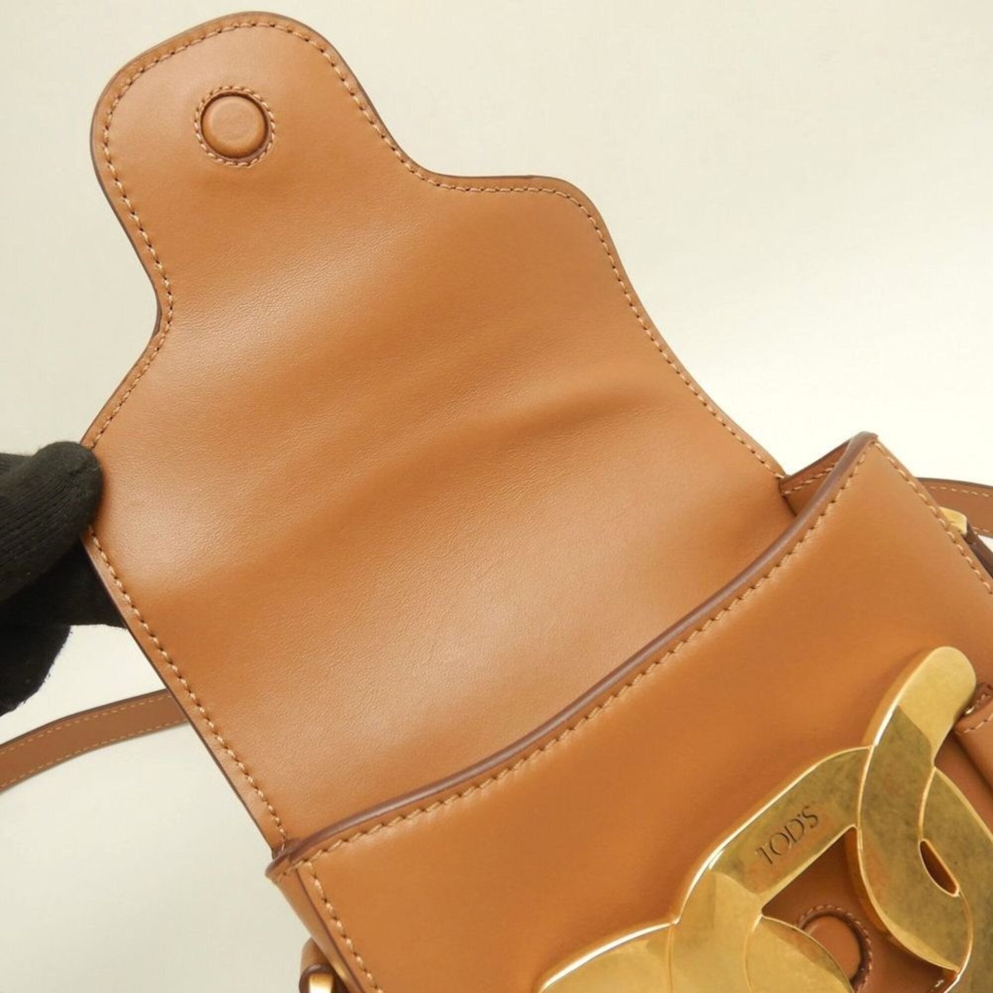 Tod's Brown Leather Shoulder Bag (Pre-Owned)