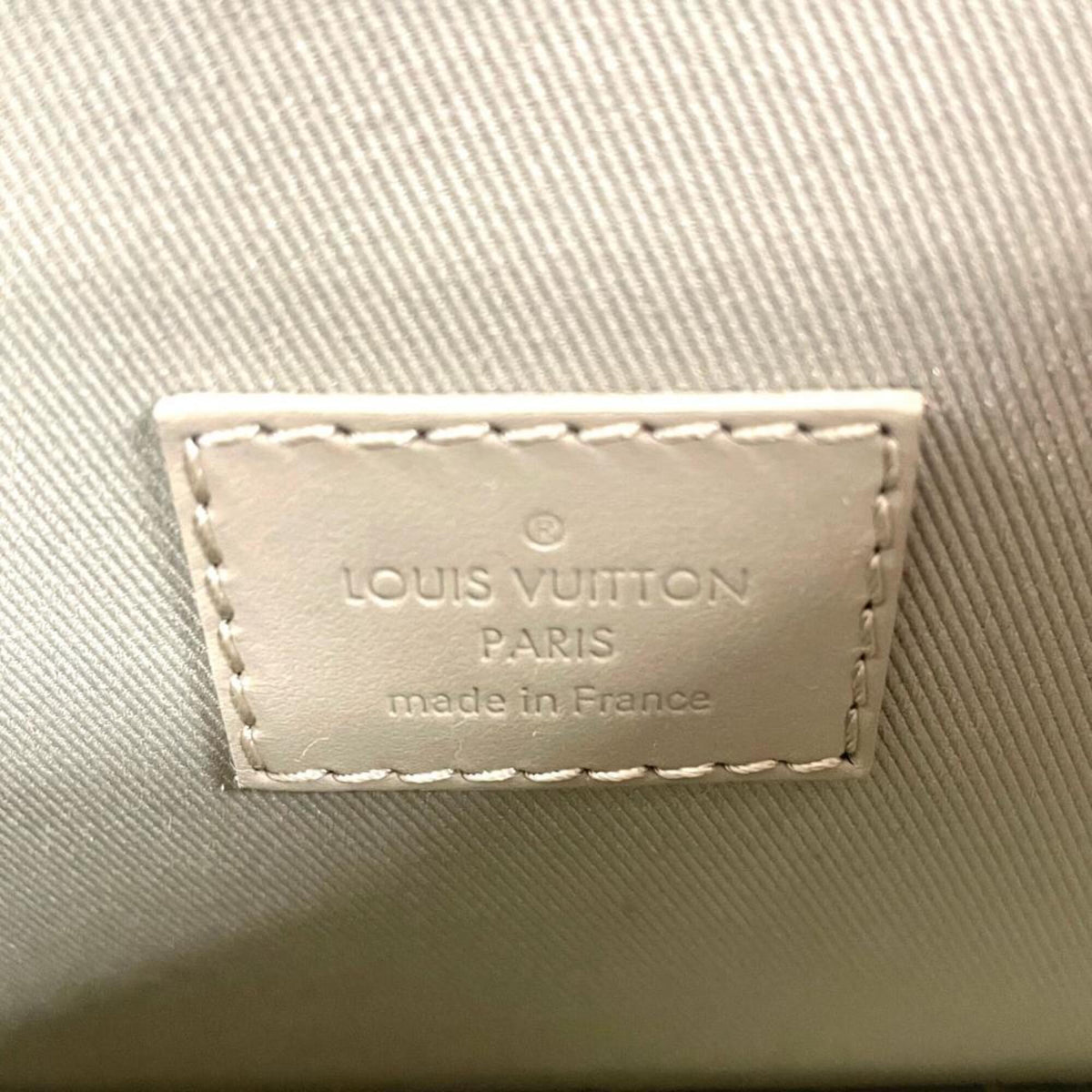 Louis Vuitton Gray Leather Shoulder Bag (Pre-Owned)