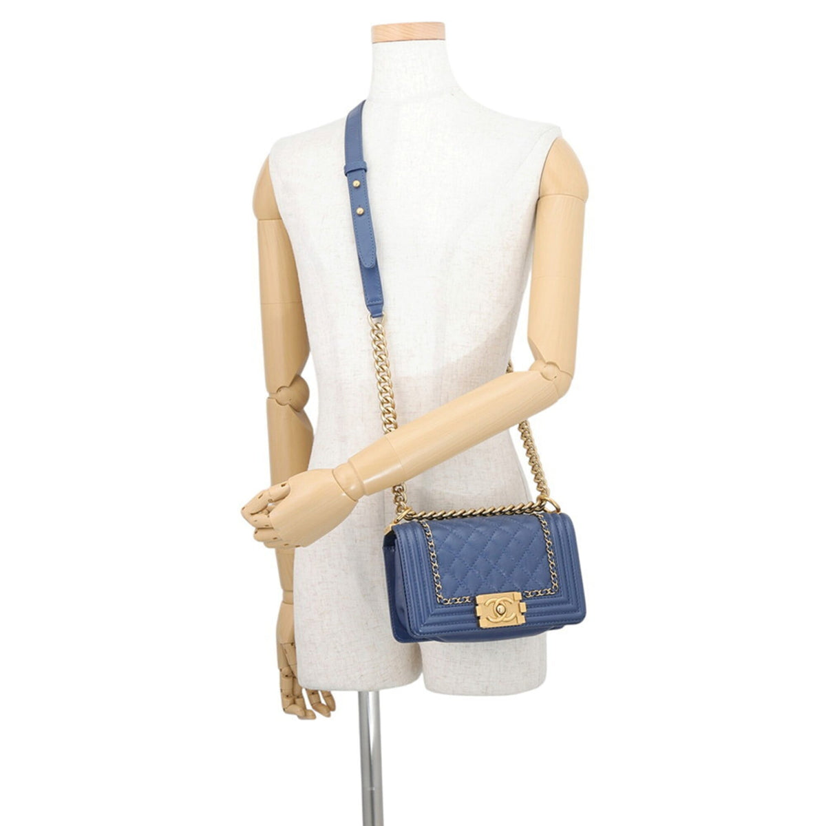 Chanel Blue Leather Handbag Shoulder Bag (Pre-Owned)