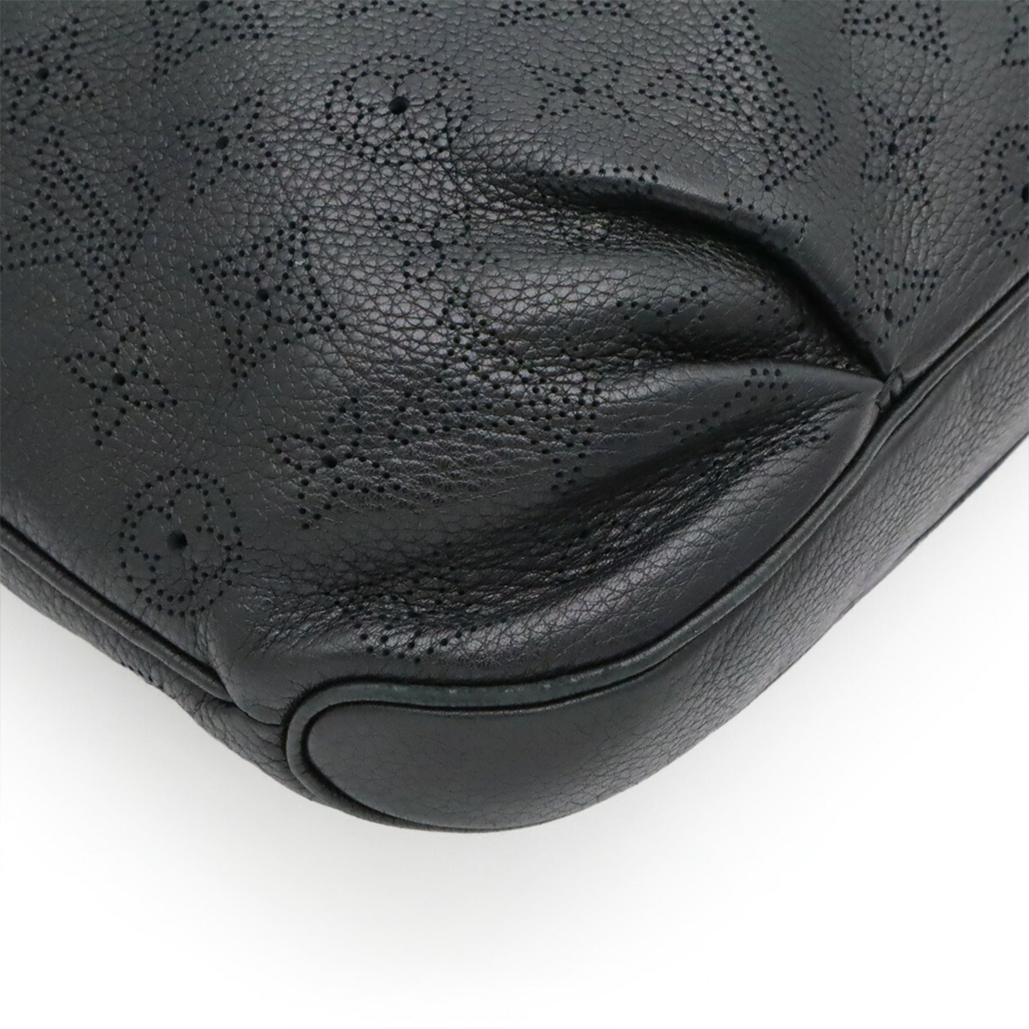Louis Vuitton Black Noir Mahina Leather Leather Handbag Pouch Shoulder Bag (Pre-Owned)