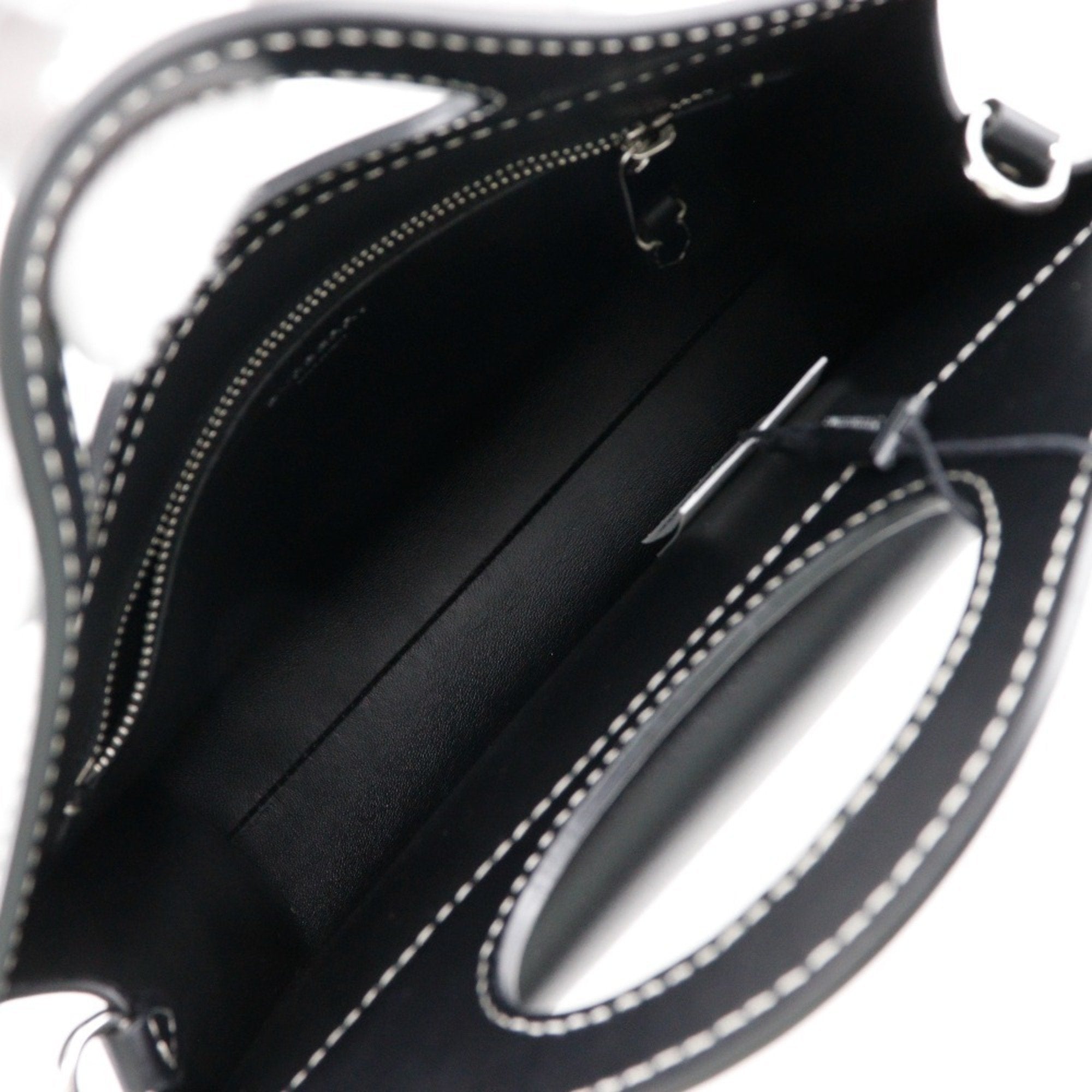 Burberry Black Leather Handbag (Pre-Owned)