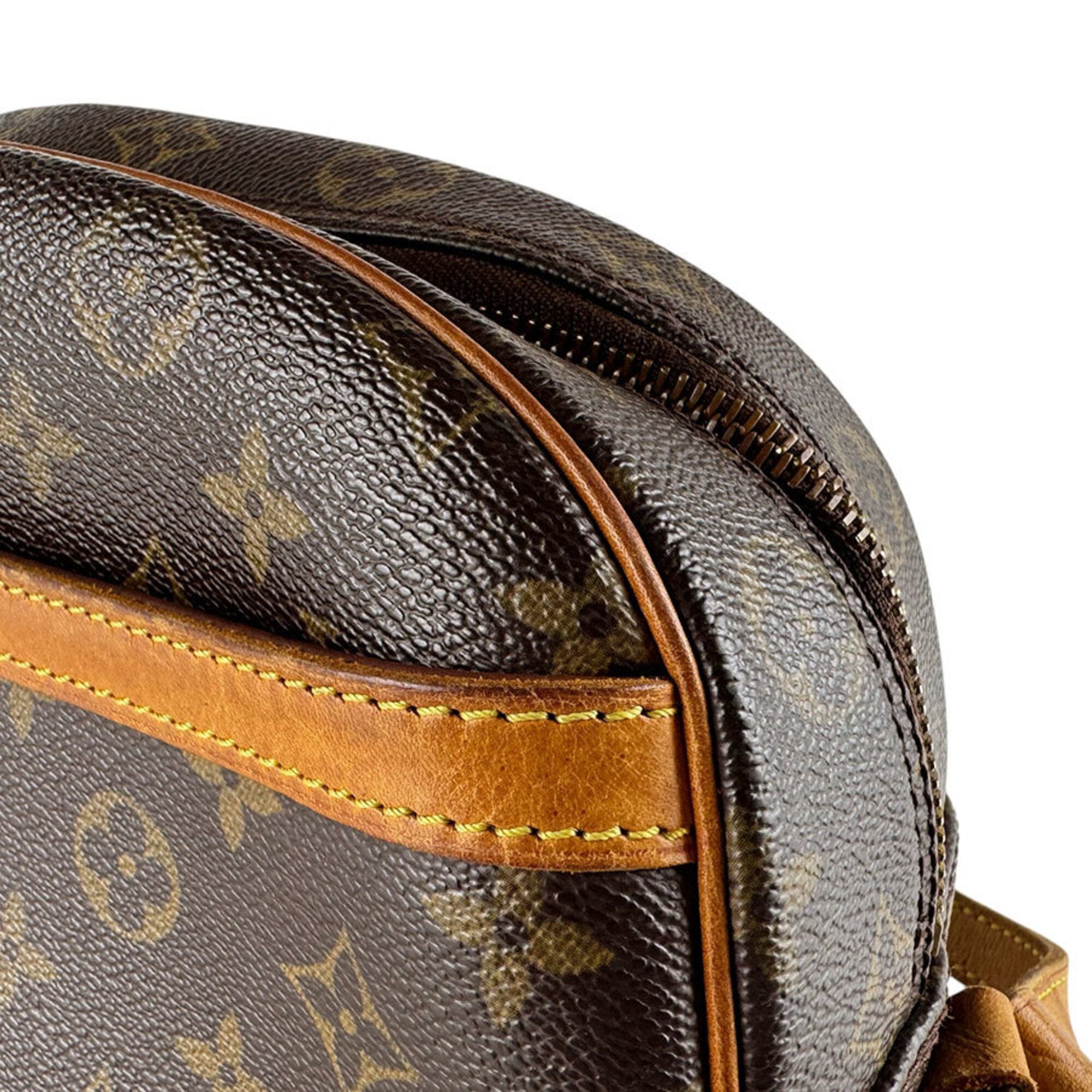 Louis Vuitton Brown Monogram Monogram Shoulder Bag (Pre-Owned)