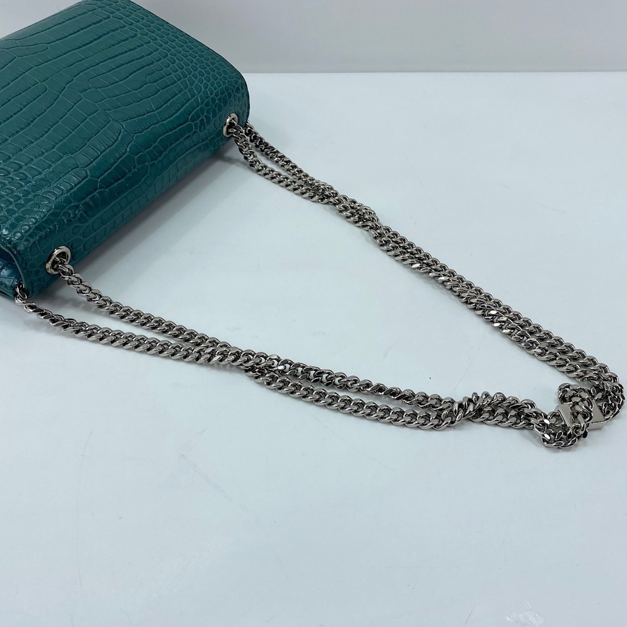 Yves Saint Laurent Green Leather Shoulder Bag (Pre-Owned)