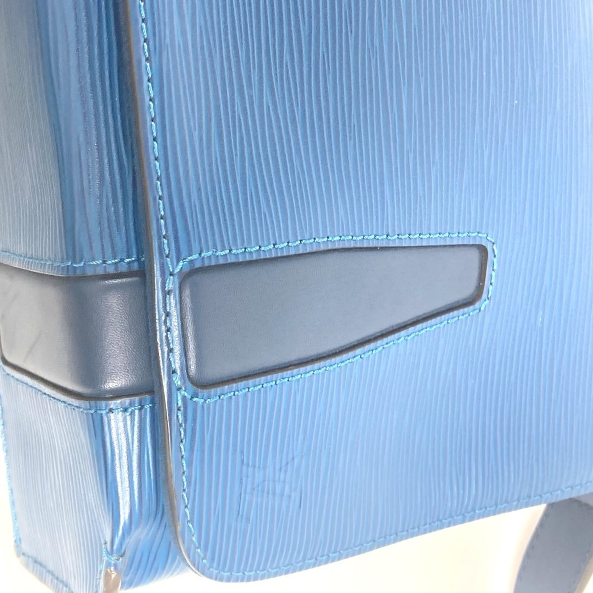 Louis Vuitton Blue Epi Leather Shoulder Bag (Pre-Owned)