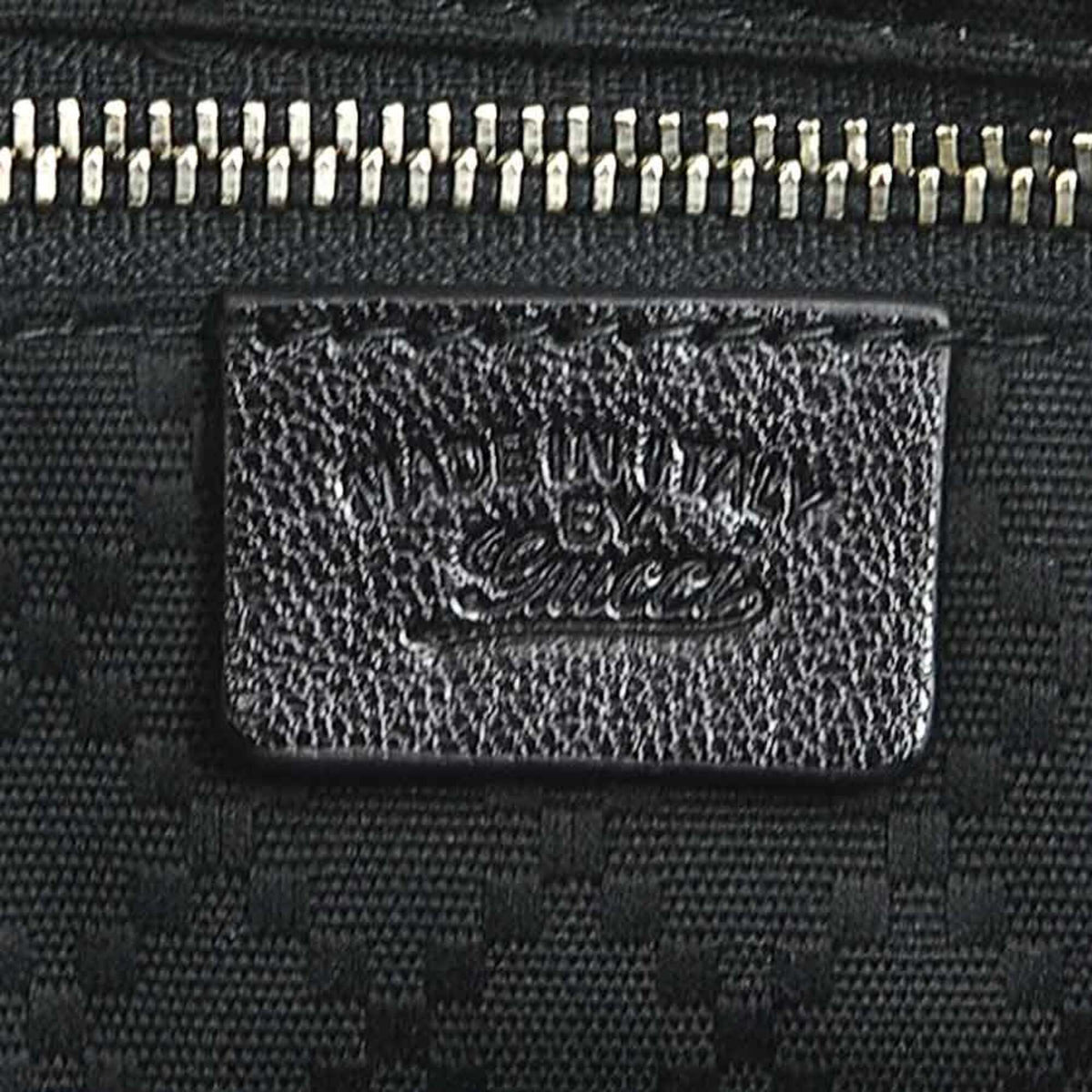 Gucci Black Gg Canvas Leather Handbag (Pre-Owned)
