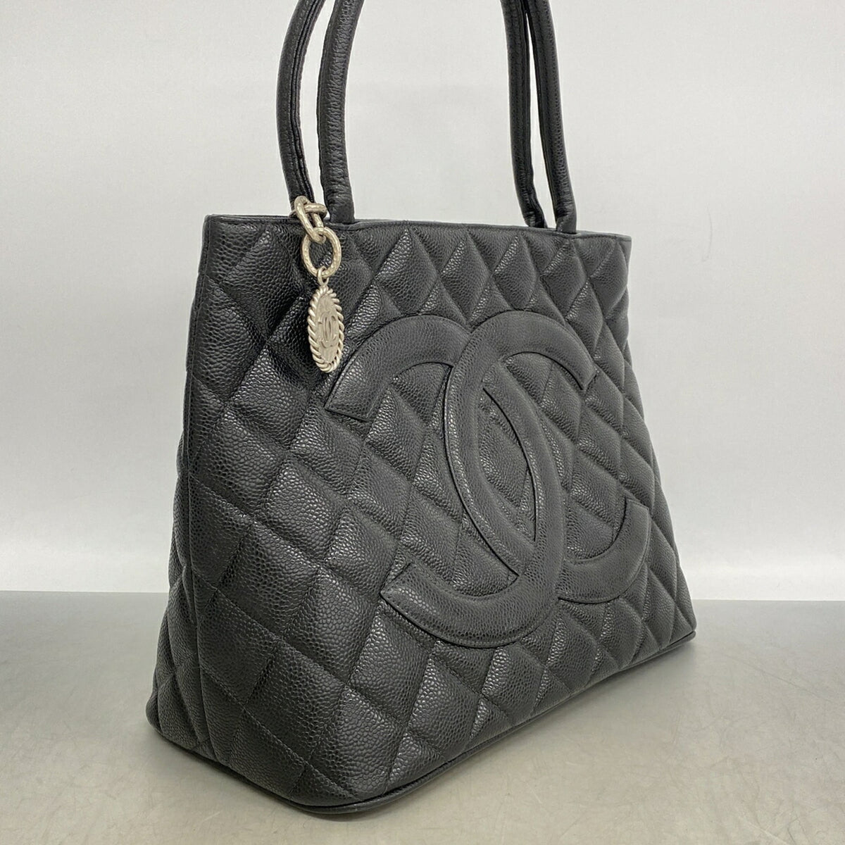 Chanel Black Grained Calfskin Tote Bag (Pre-Owned)