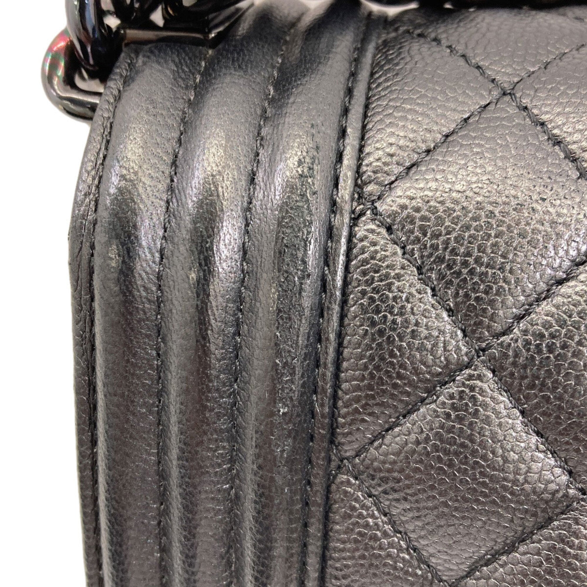 Chanel Black Leather Shoulder Bag (Pre-Owned)