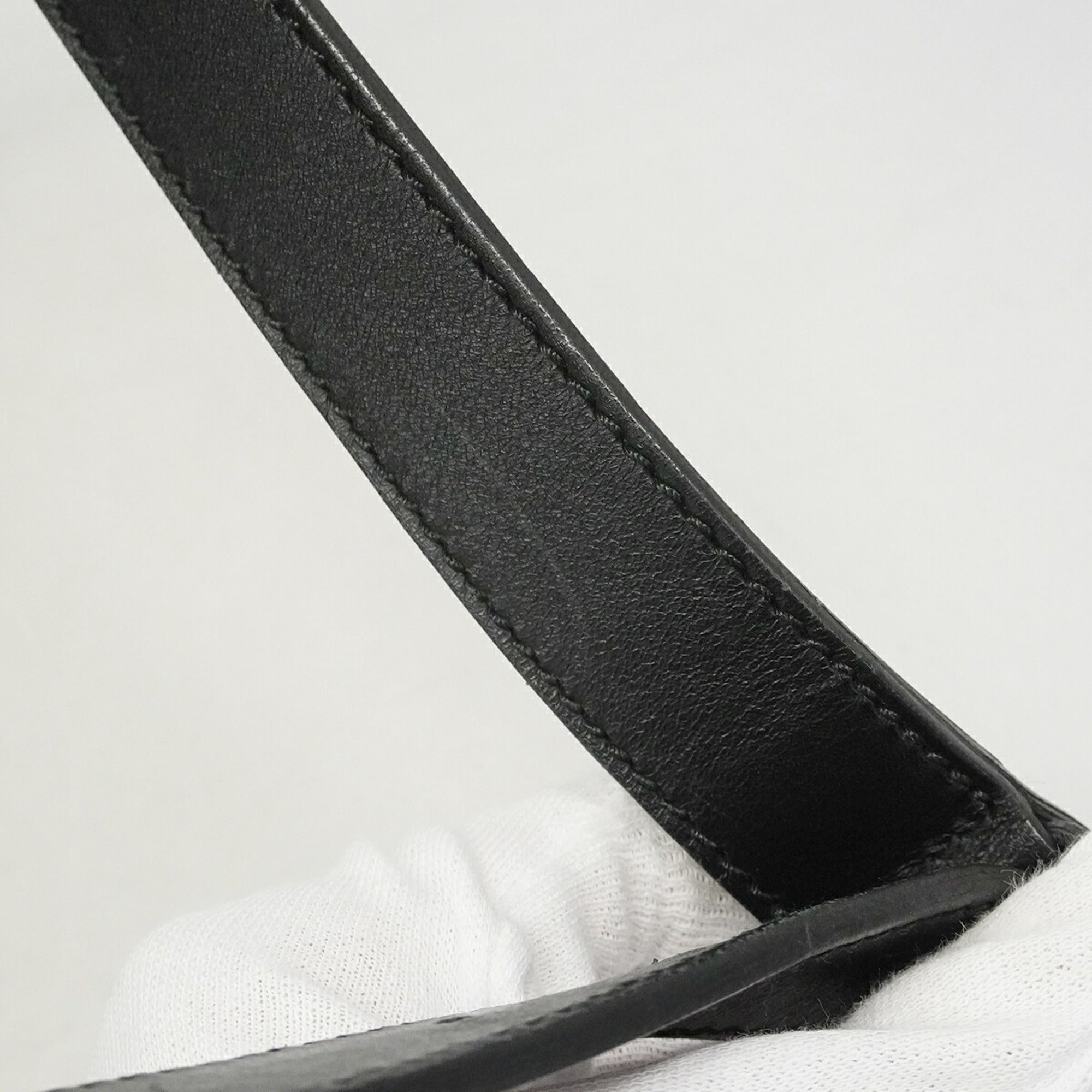Gucci Black Canvas Shoulder Bag (Pre-Owned)