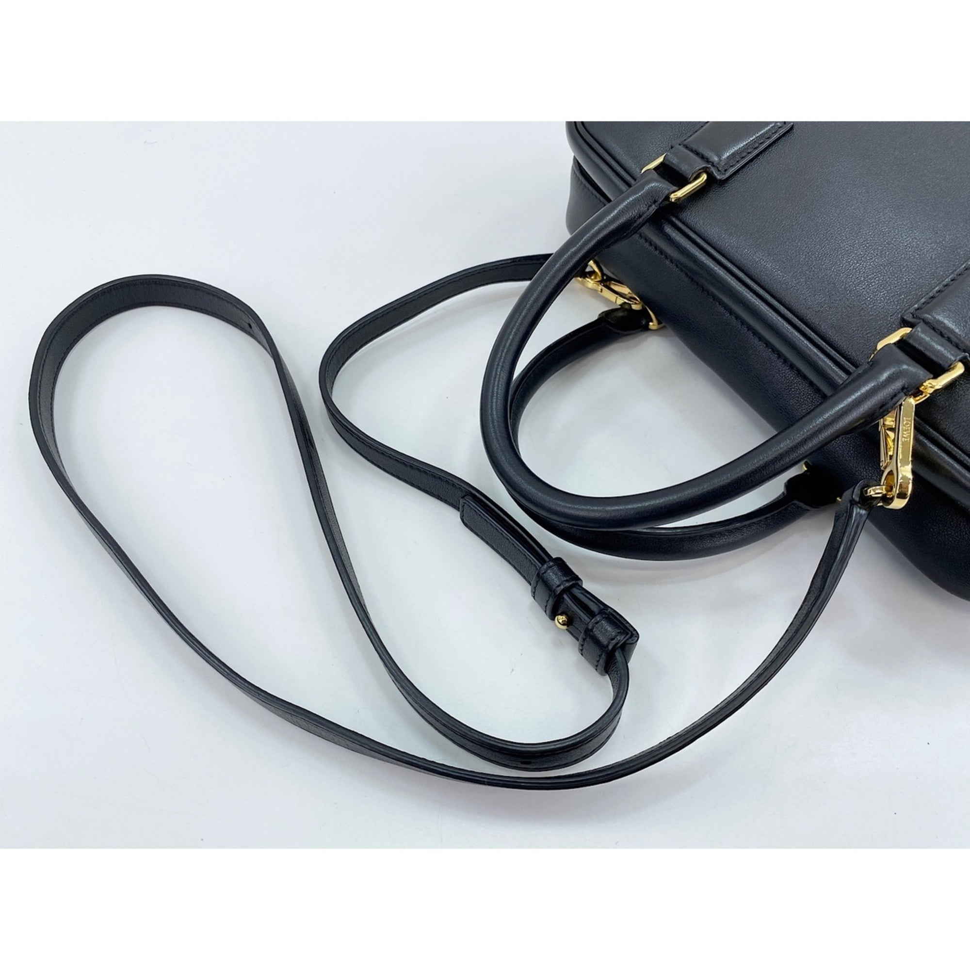 Loewe Black Shoulder Bag (Pre-Owned)