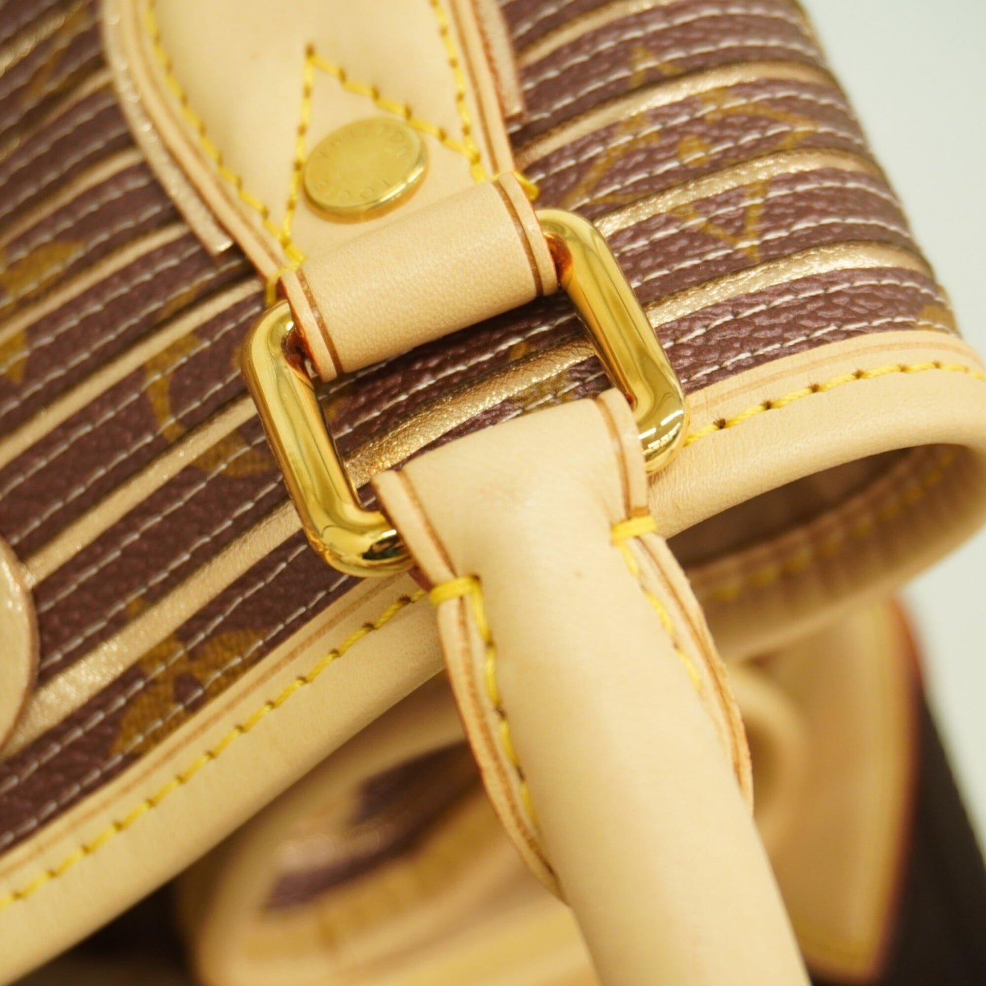 Louis Vuitton Peche Handbag (Pre-Owned)