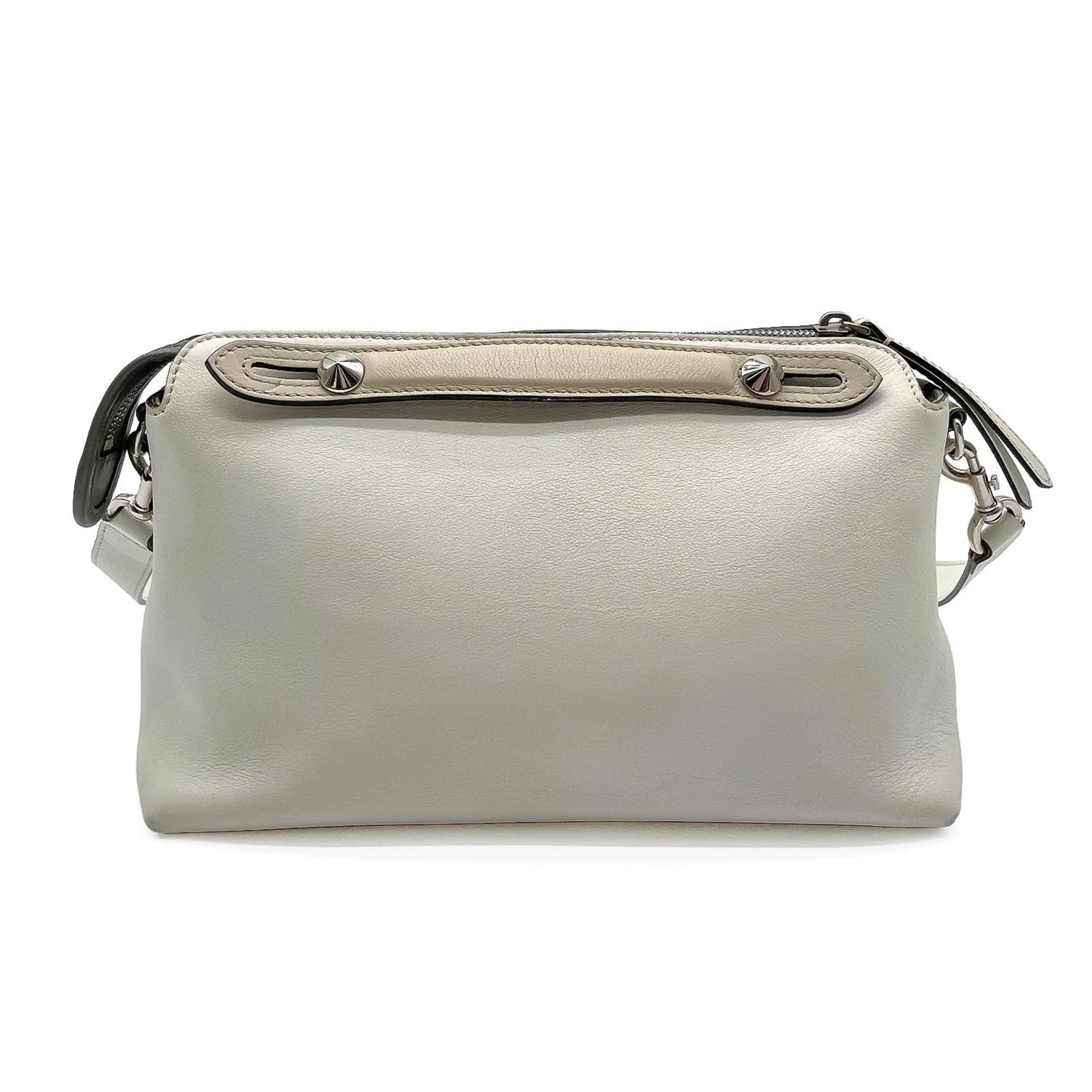 Fendi White Leather Handbag (Pre-Owned)