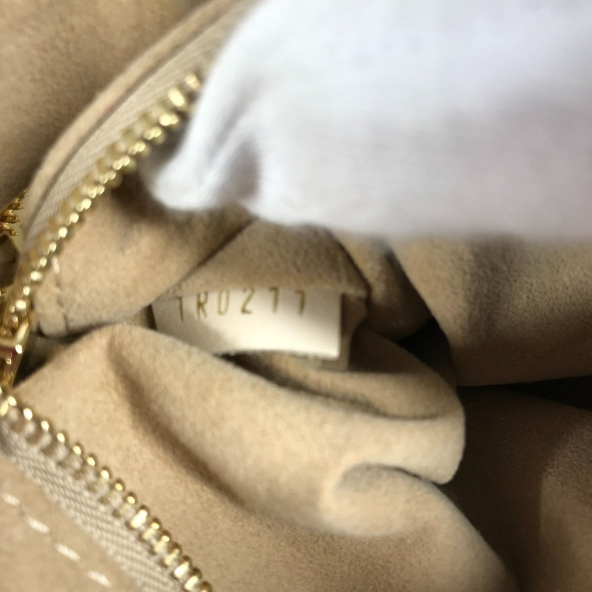 Louis Vuitton White Monogram Empreinte Handbag Shoulder Bag (Pre-Owned)