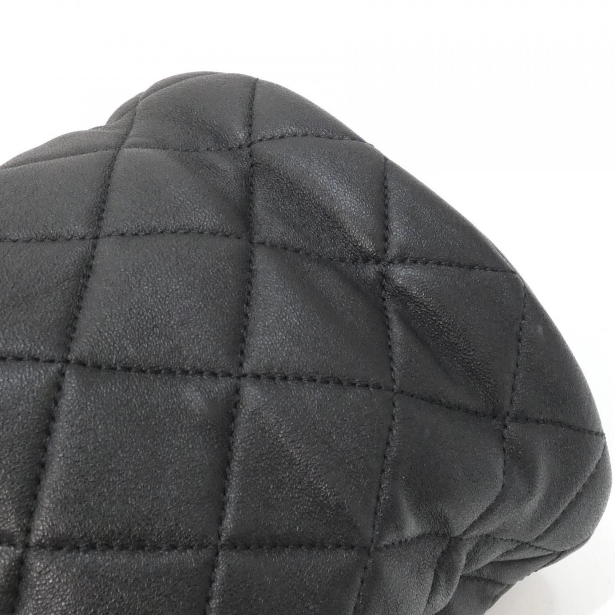Chanel Black Leather Shoulder Bag (Pre-Owned)