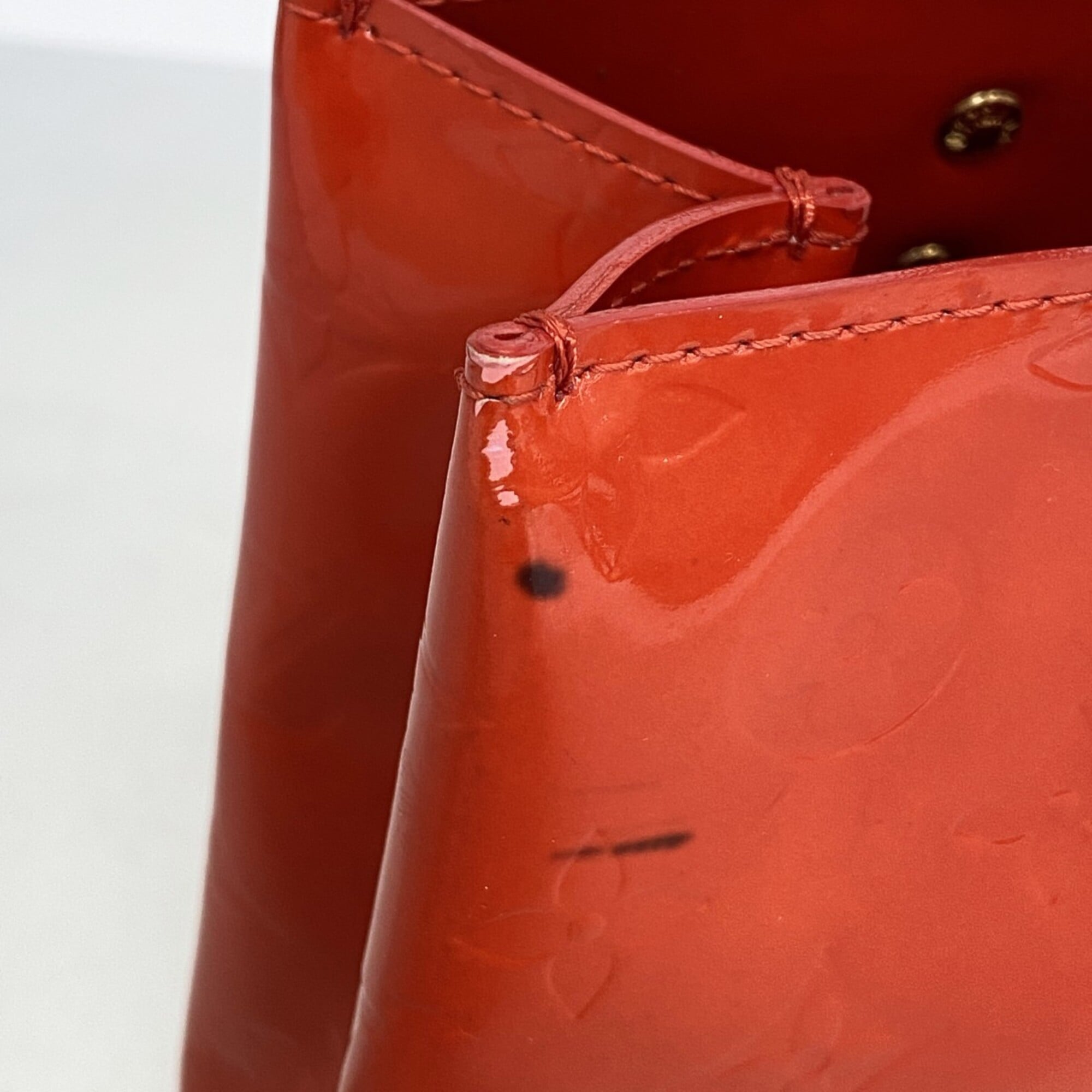 Louis Vuitton Rouge Handbag (Pre-Owned)