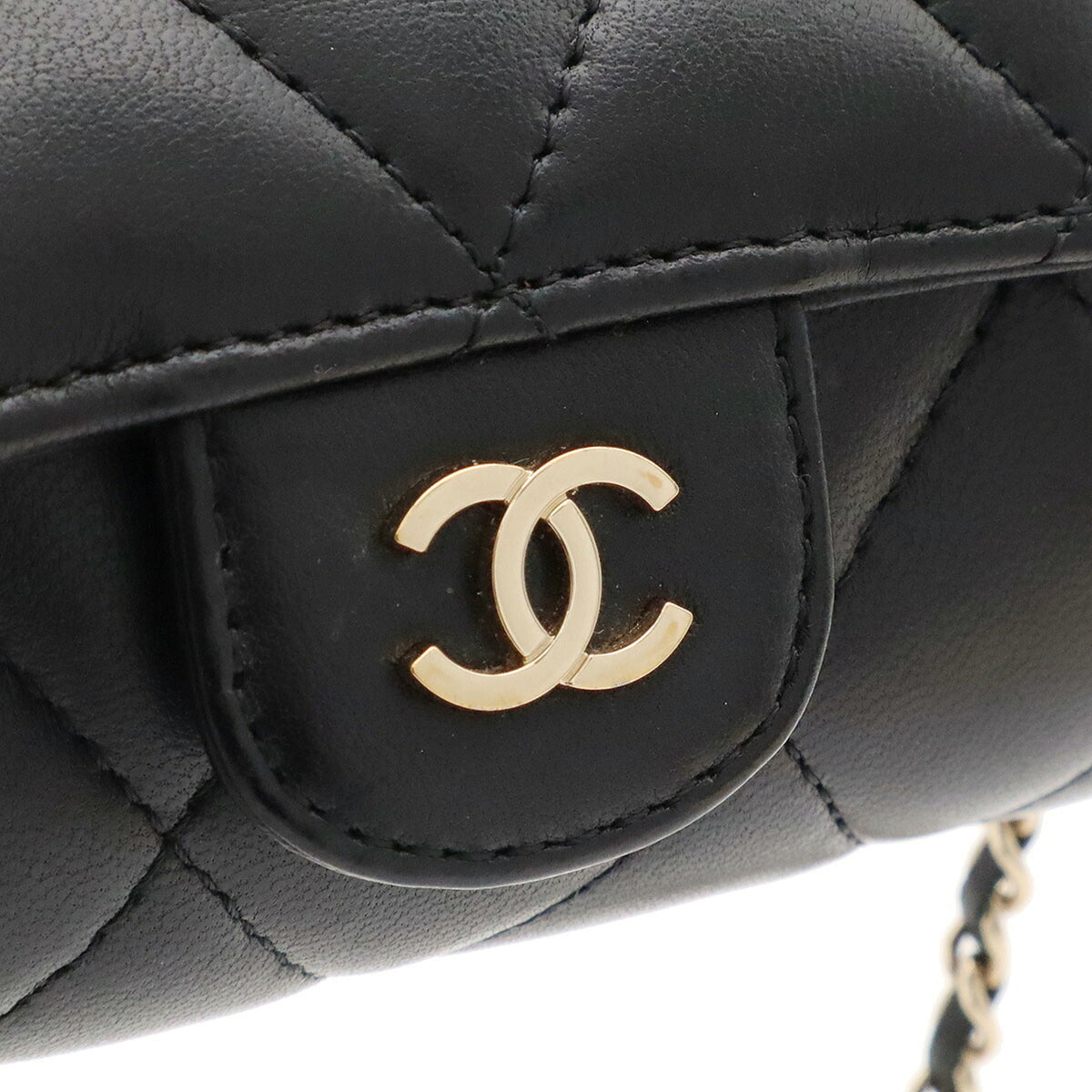 Chanel Matelasse Black Leather Pochette Shoulder Bag (Pre-Owned)