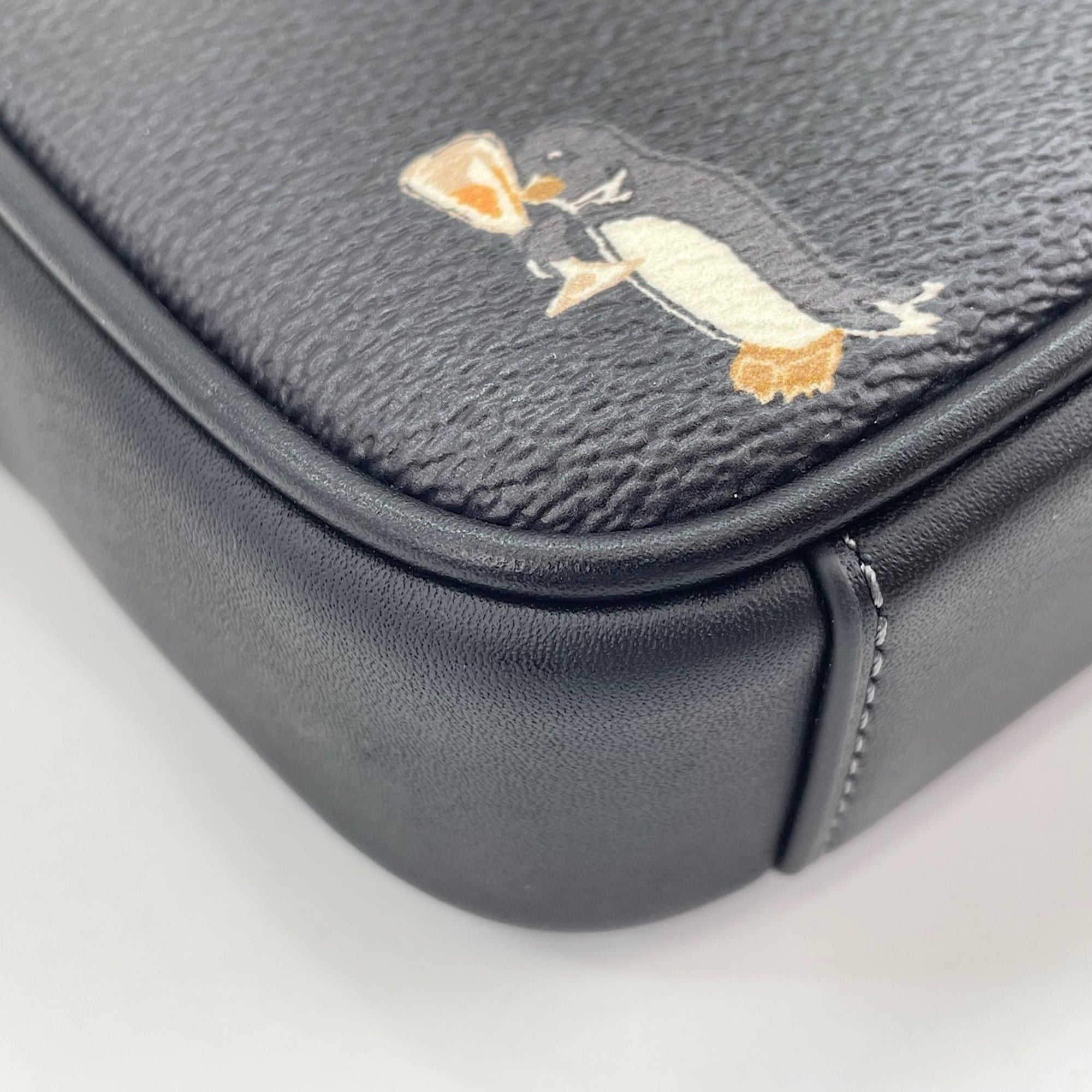 Coach Black White Leather Shoulder Bag (Pre-Owned)