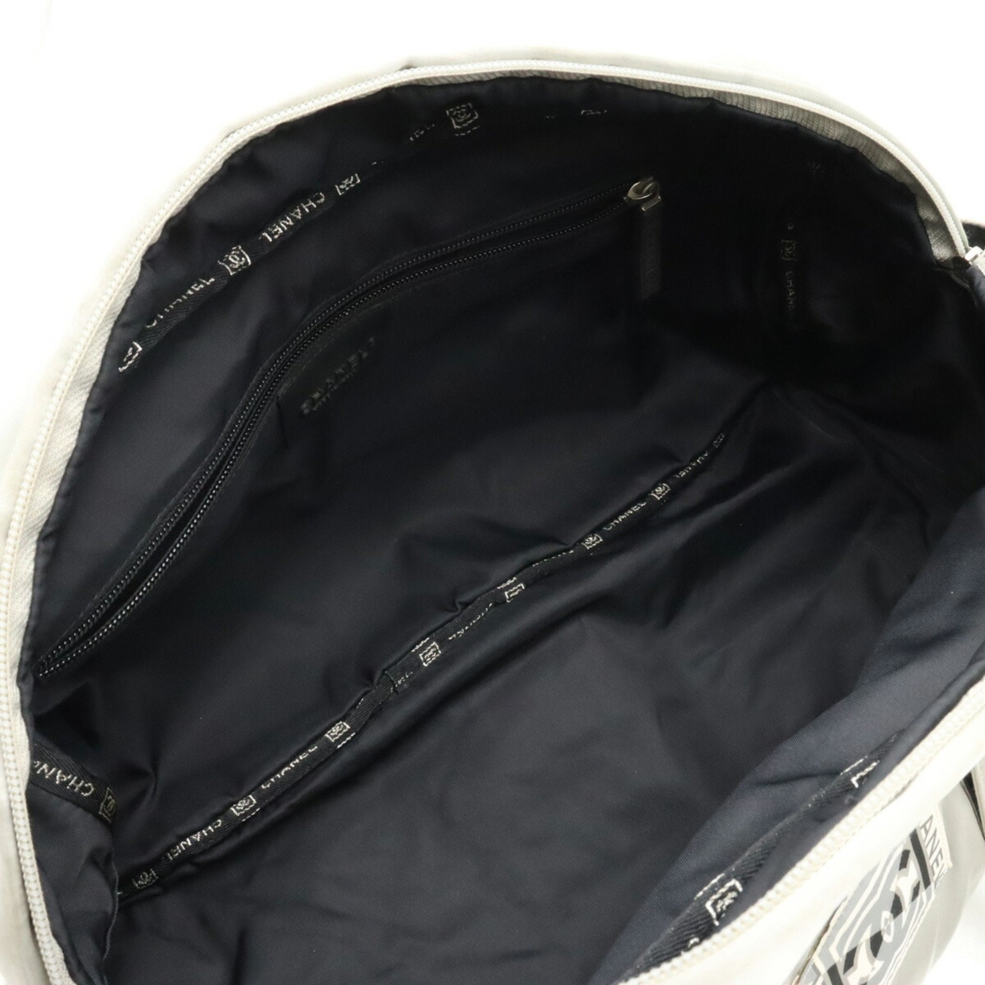 Chanel Black Silver Nylon Shoulder Bag (Pre-Owned)