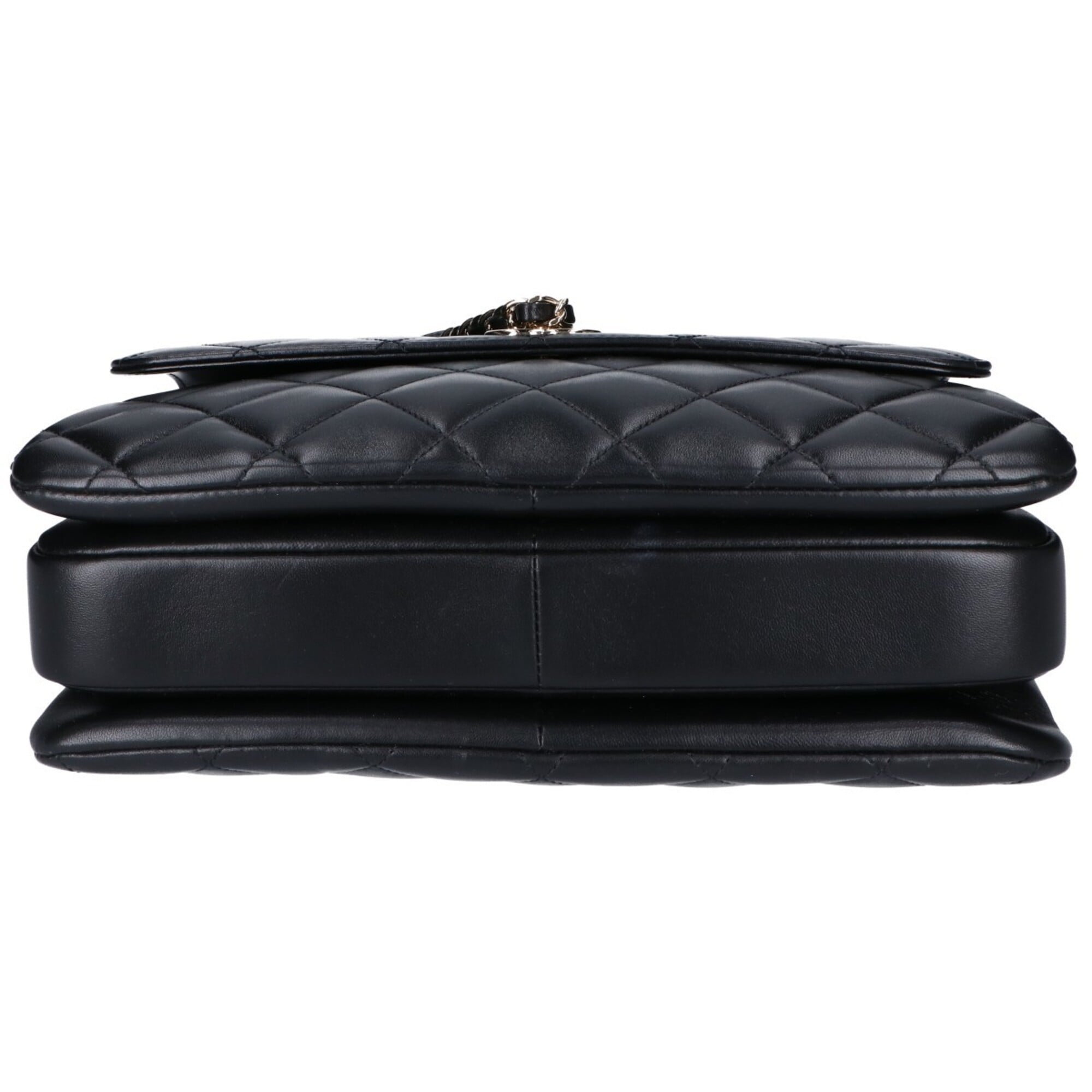 Chanel Black Leather Shoulder Bag (Pre-Owned)