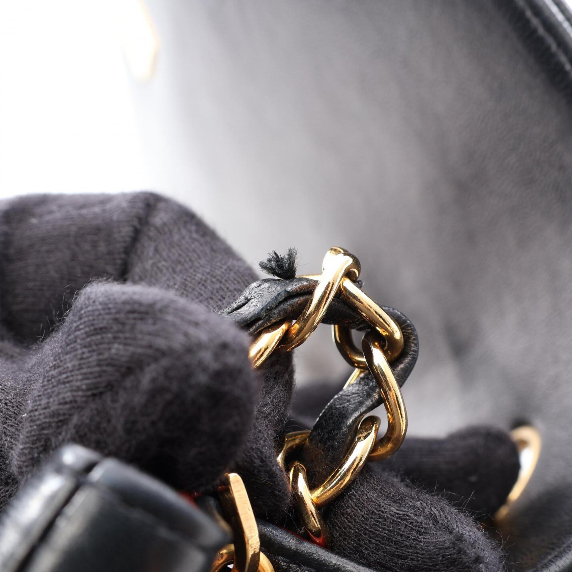 Chanel Black Leather Handbag Shoulder Bag (Pre-Owned)