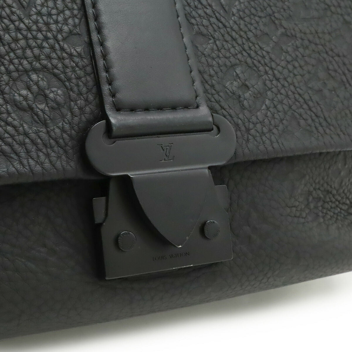Louis Vuitton Taurillon Black Noir Leather Shoulder Bag (Pre-Owned)