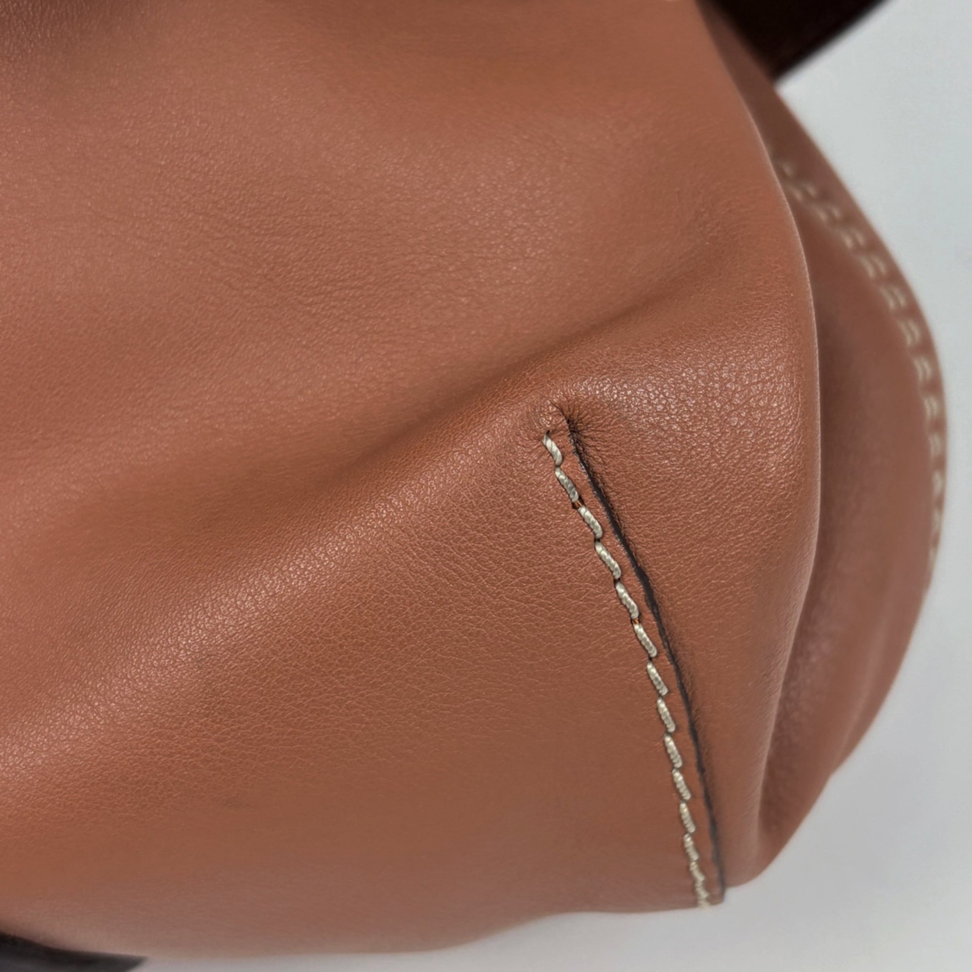 Loewe Brown Leather Shoulder Bag (Pre-Owned)