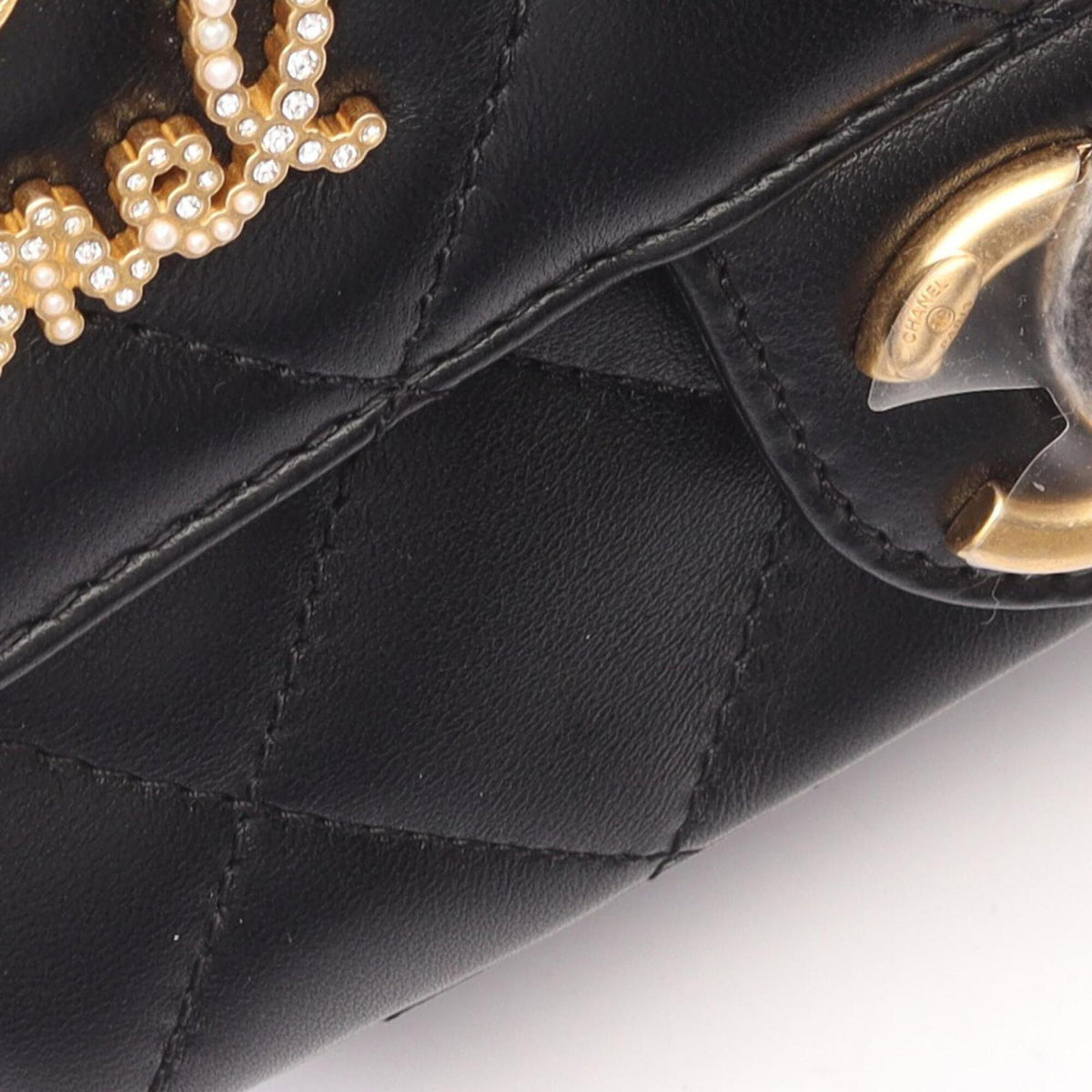 Chanel Black Leather Handbag Shoulder Bag (Pre-Owned)