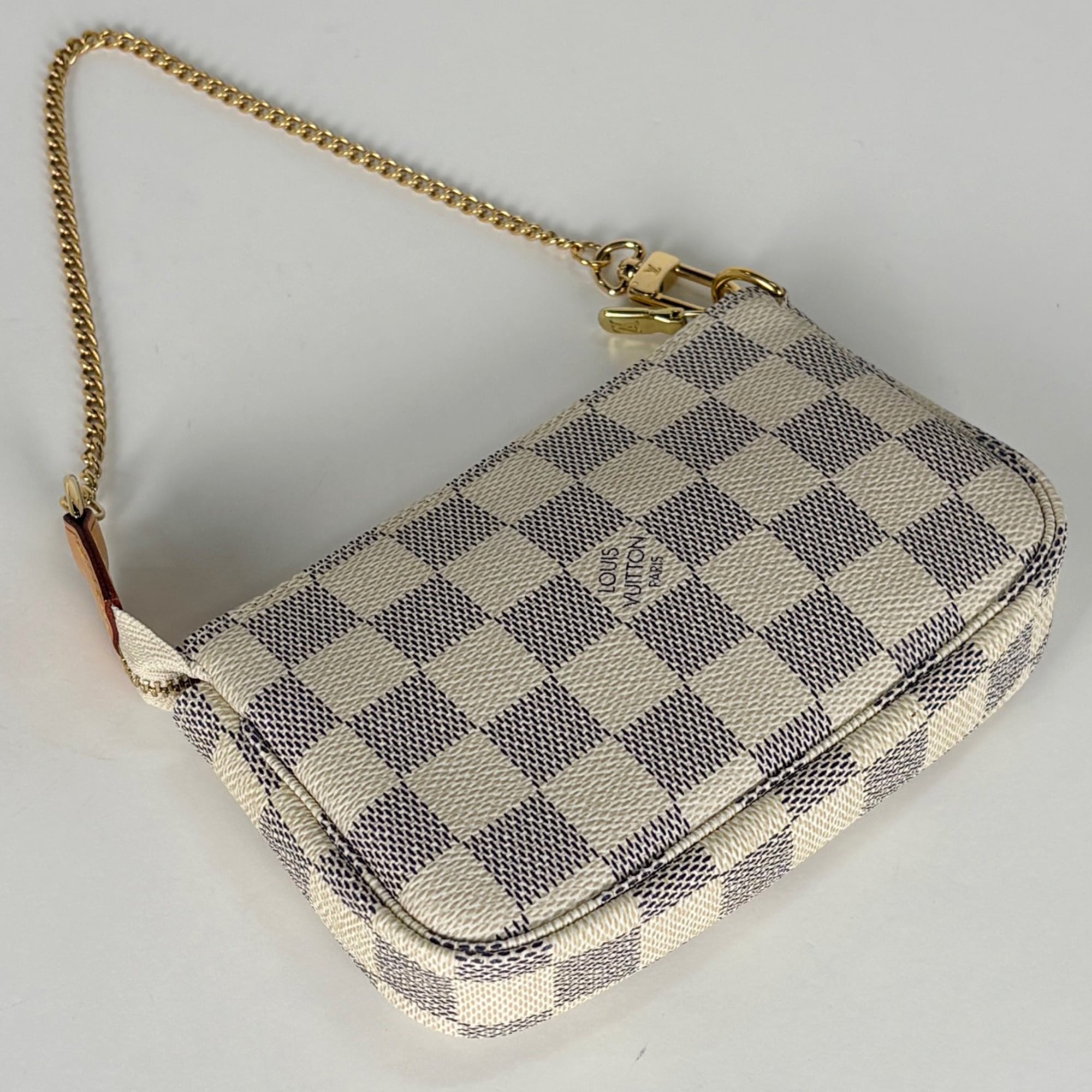 Louis Vuitton White Damier Azur Pochette Pouch (Pre-Owned)