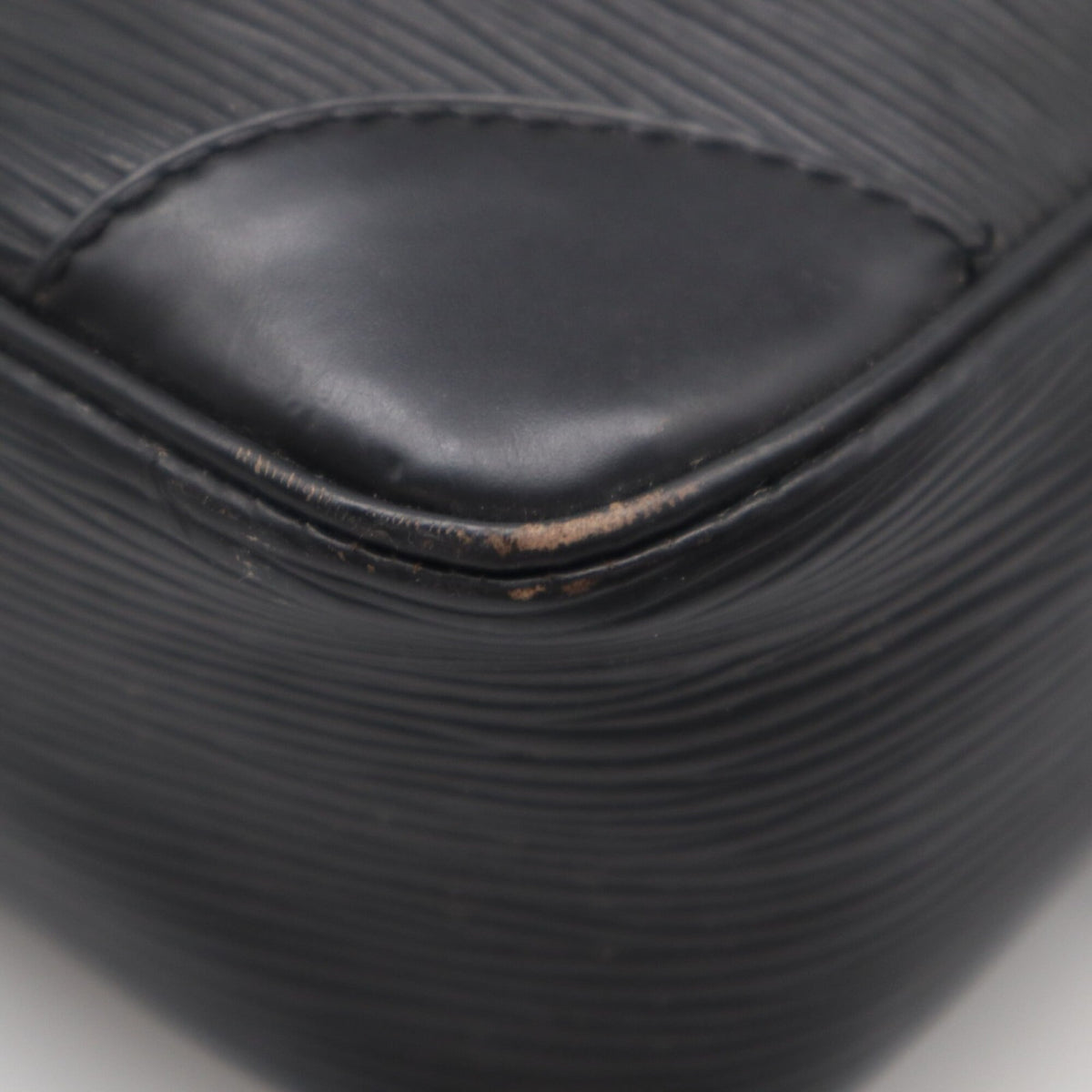 Louis Vuitton Epi Black Noir Leather Shoulder Bag (Pre-Owned)