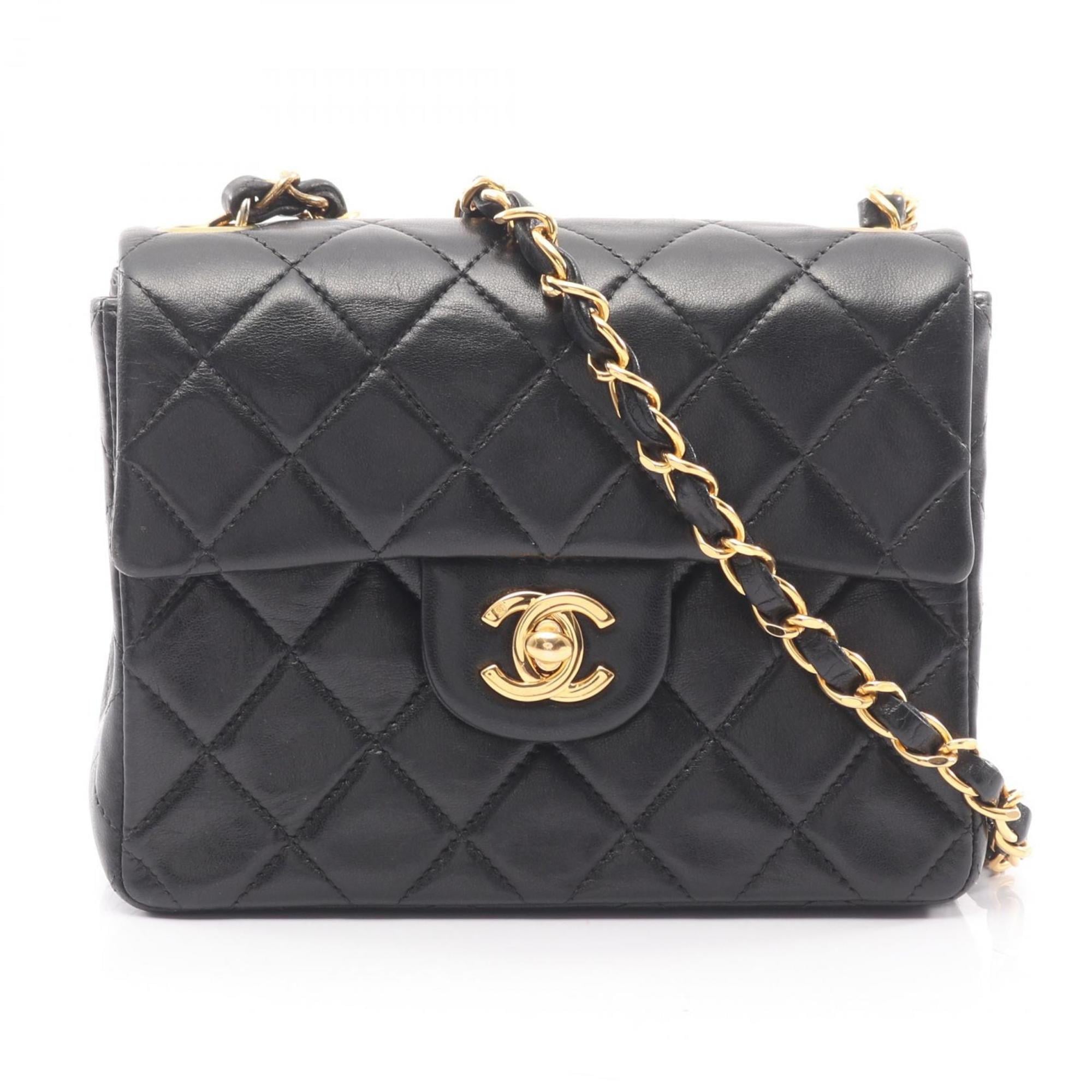 Chanel Black Leather Shoulder Bag (Pre-Owned)