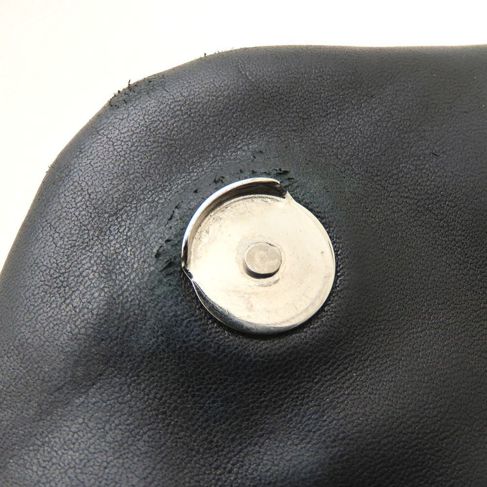 Yves Saint Laurent Black Leather Shoulder Bag (Pre-Owned)