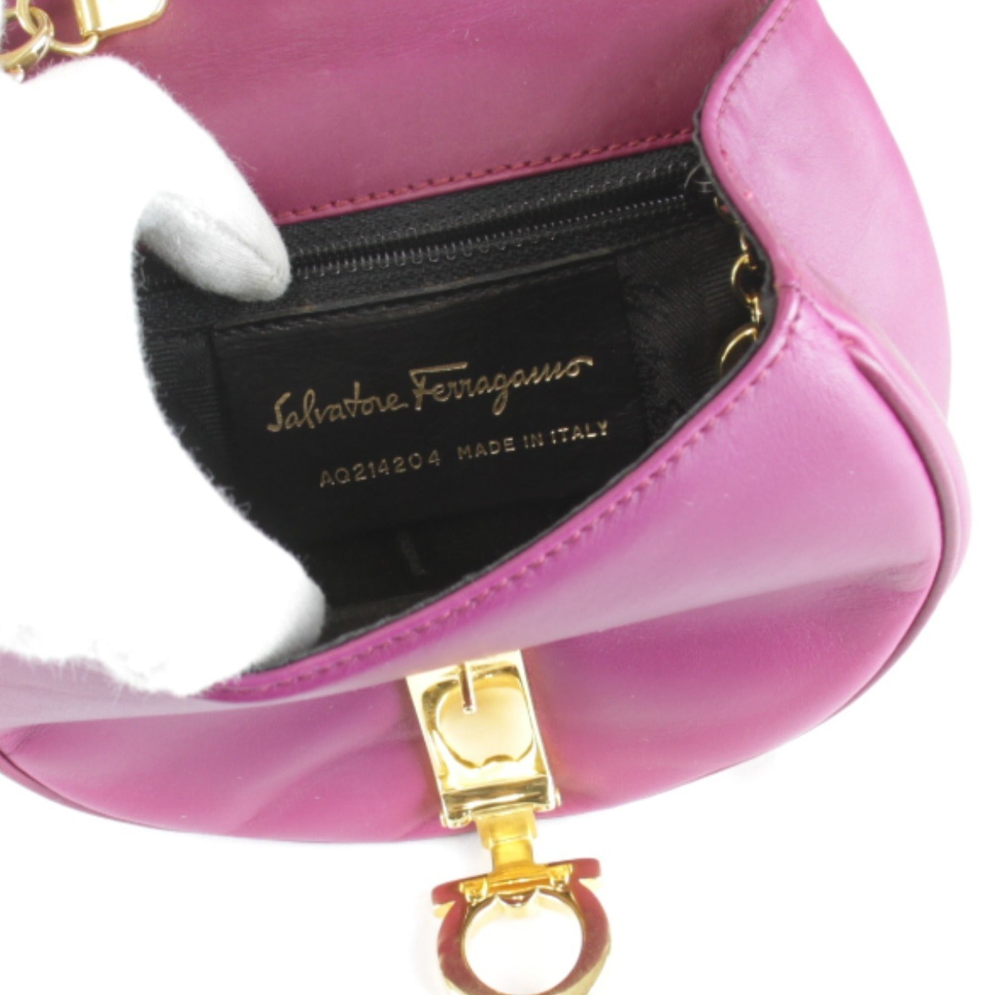 Salvatore Ferragamo Gancini Purple Leather Shoulder Bag (Pre-Owned)