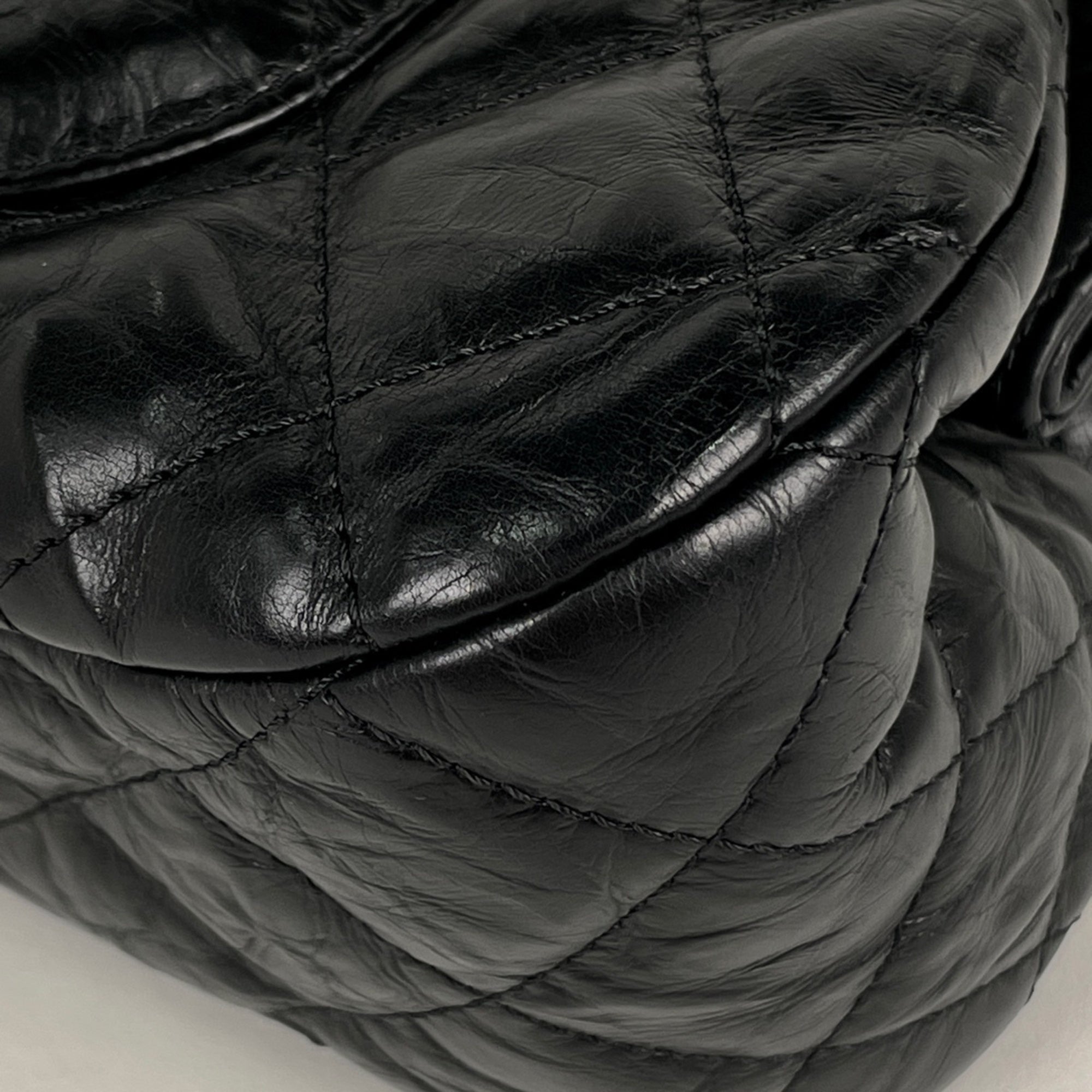 Chanel Black Leather Shoulder Bag (Pre-Owned)