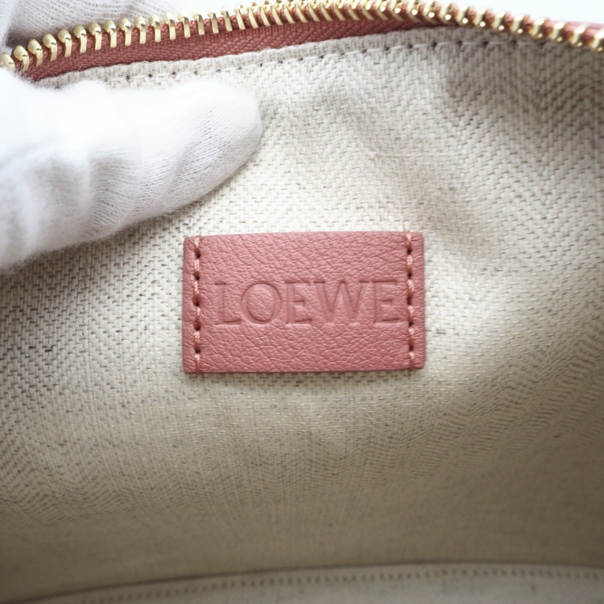 Loewe Pink Leather Clutch Bag (Pre-Owned)