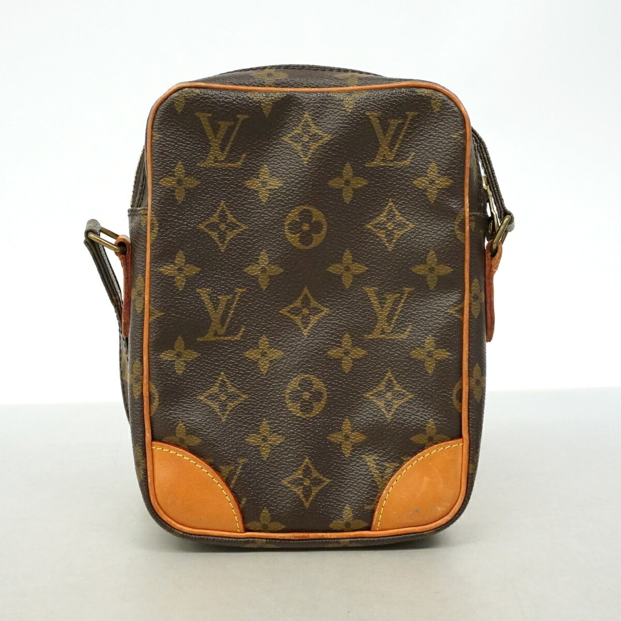 Louis Vuitton Brown Shoulder Bag (Pre-Owned)