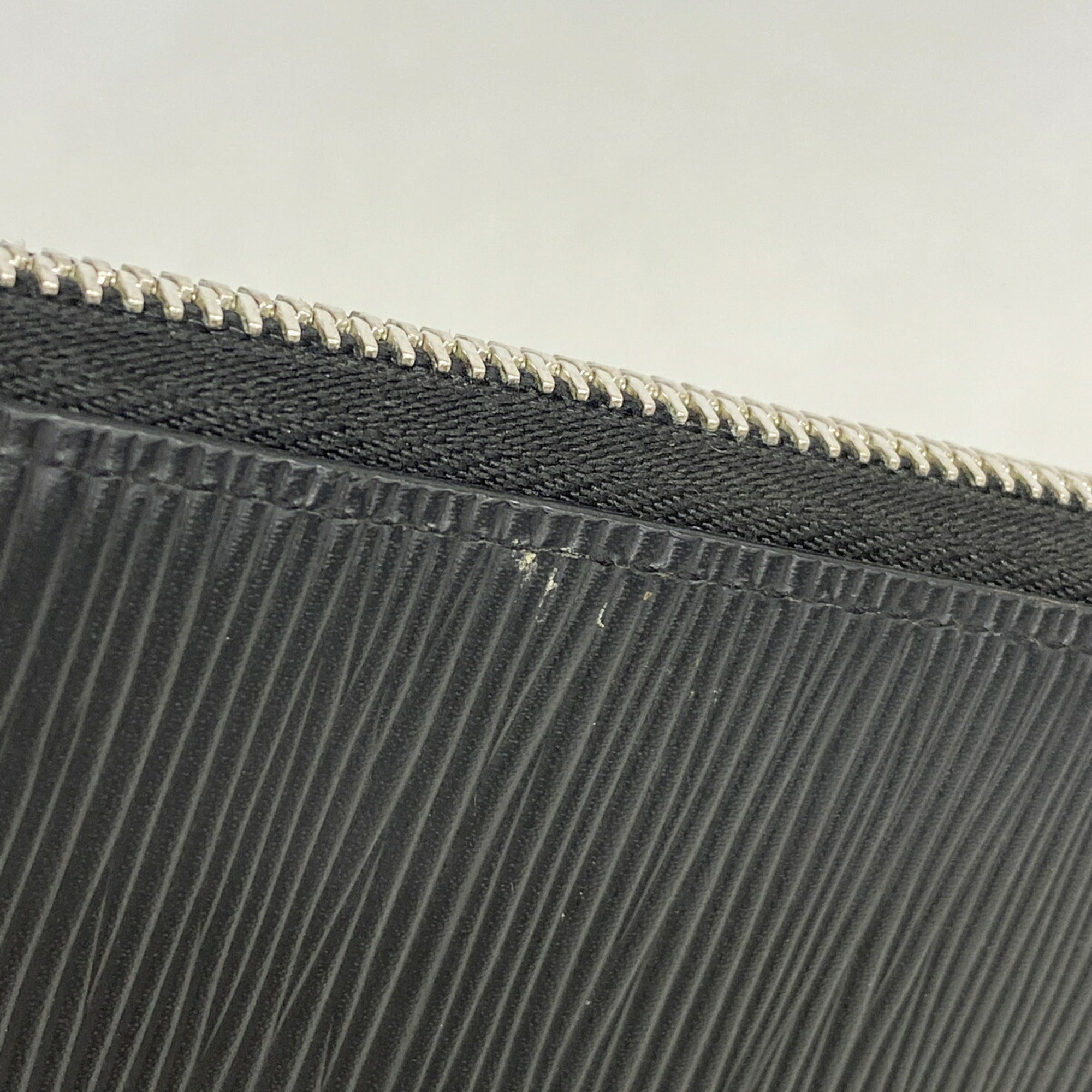 Louis Vuitton Noir Long Wallet (Bi-Fold) (Pre-Owned)