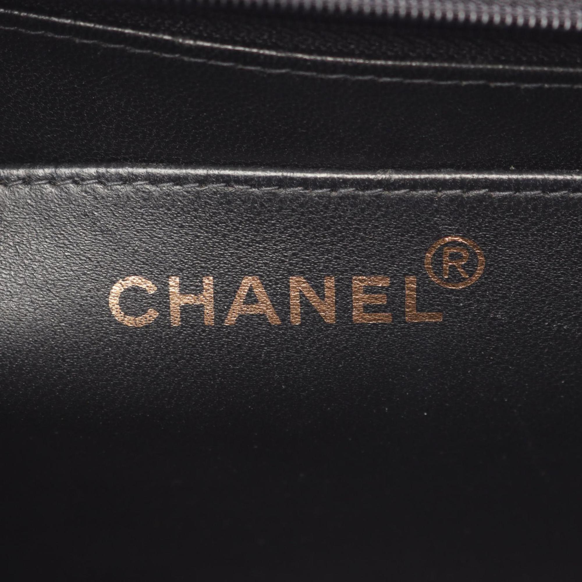 Chanel Black Grained Calfskin Handbag Shoulder Bag (Pre-Owned)