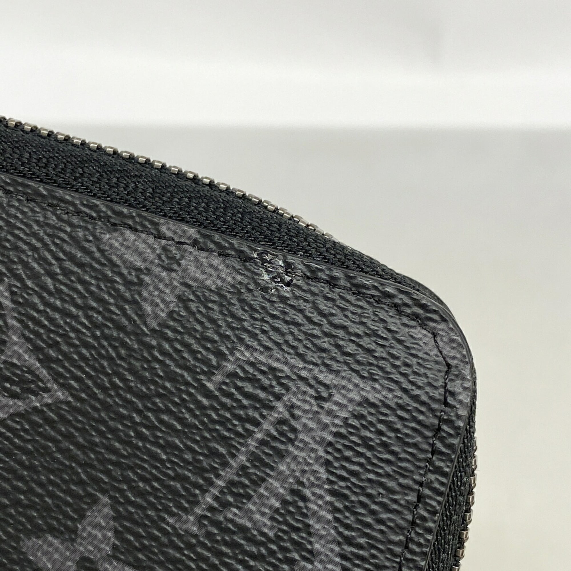 Louis Vuitton Black Long Wallet (Bi-Fold) (Pre-Owned)