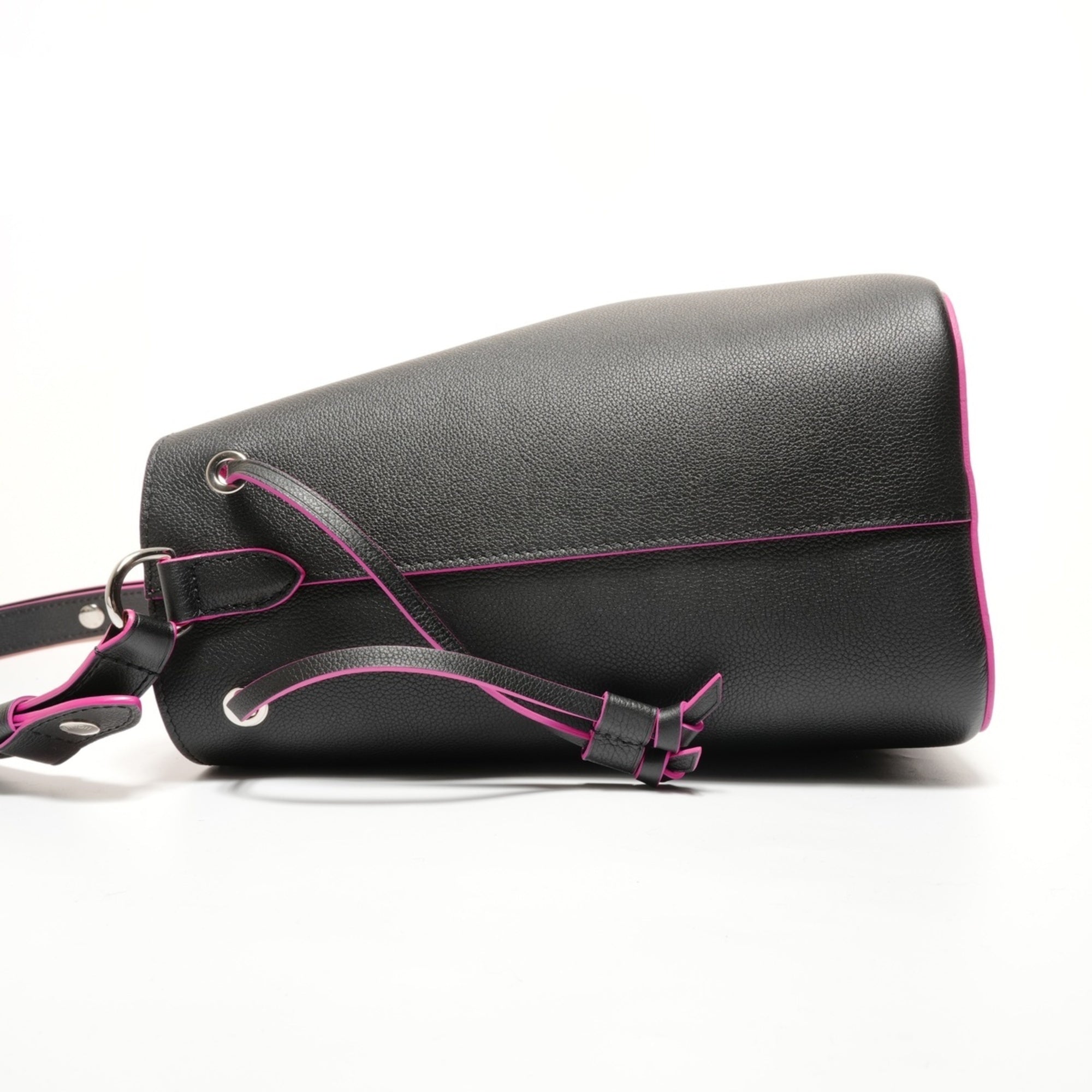 Louis Vuitton Black Shoulder Bag (Pre-Owned)