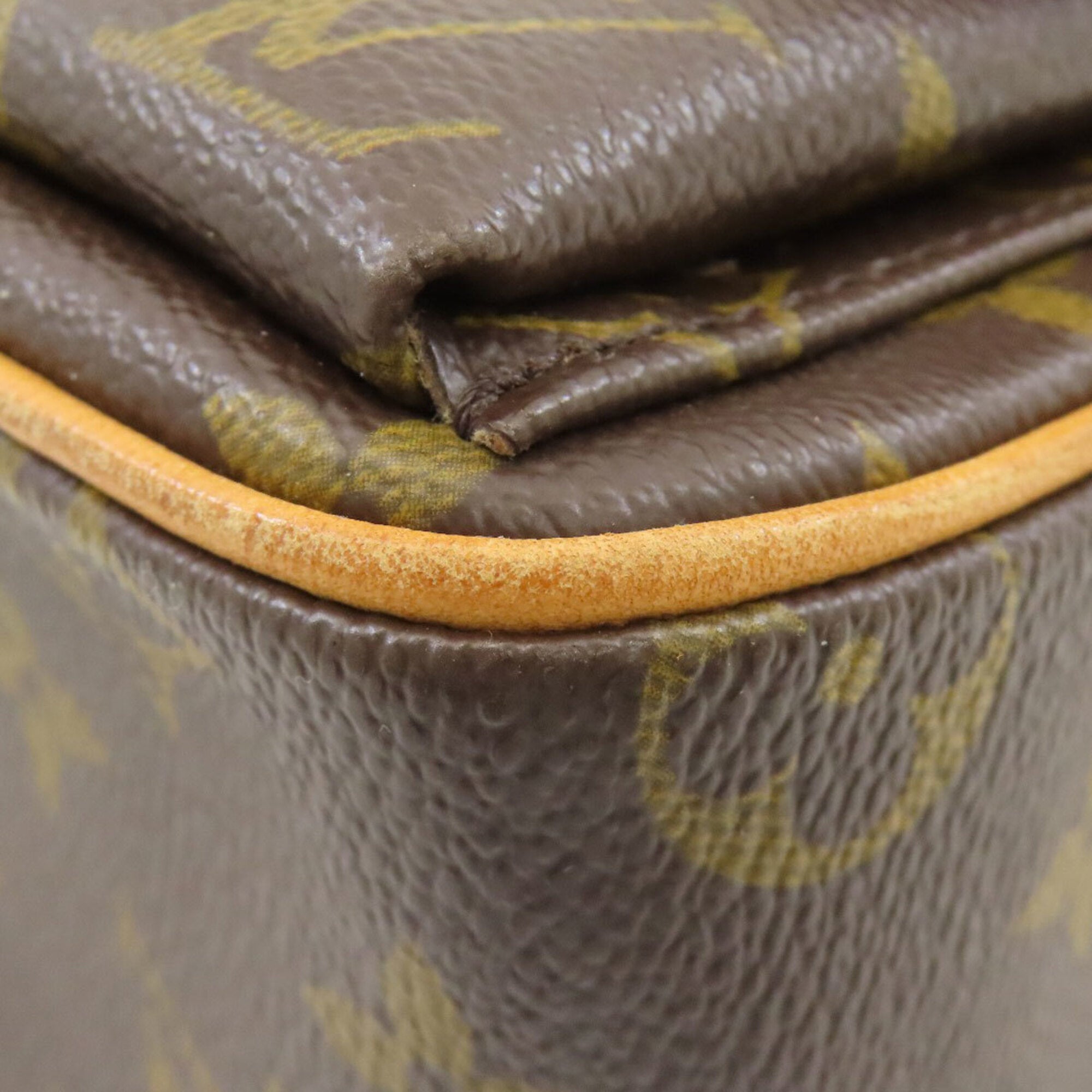 Louis Vuitton Monogram Monogram Shoulder Bag (Pre-Owned)
