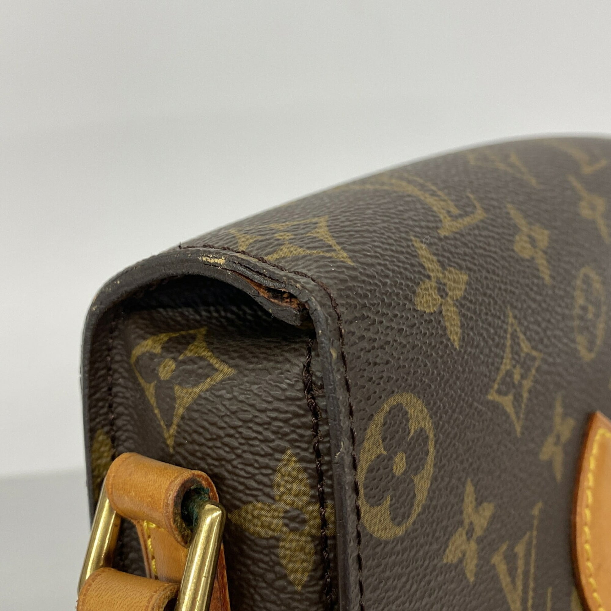 Louis Vuitton Brown Shoulder Bag (Pre-Owned)