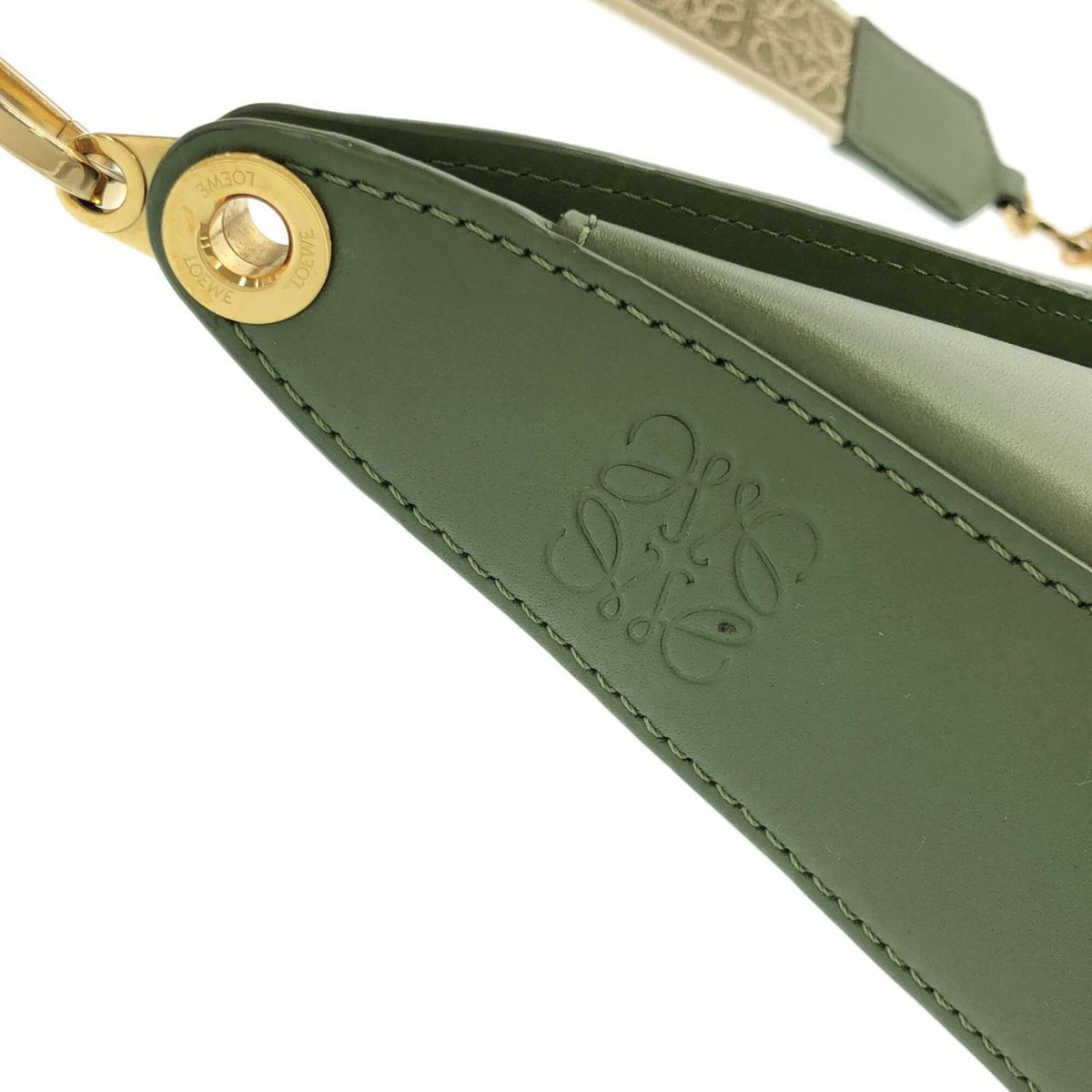 Loewe Green Leather Shoulder Bag (Pre-Owned)