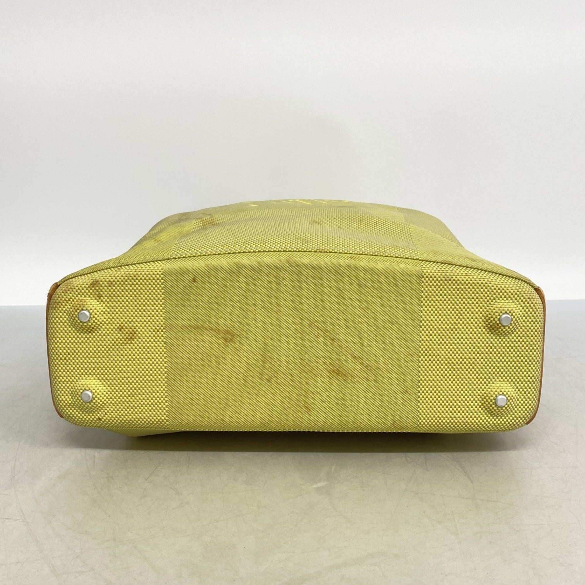 Louis Vuitton Light Green Shoulder Bag (Pre-Owned)