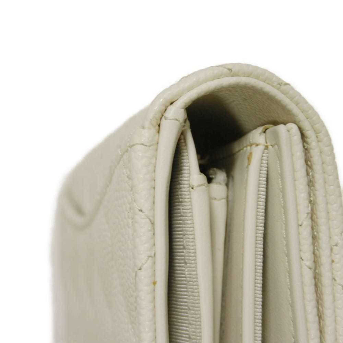 Chanel White Leather Wallet (Tri-Fold) (Pre-Owned)