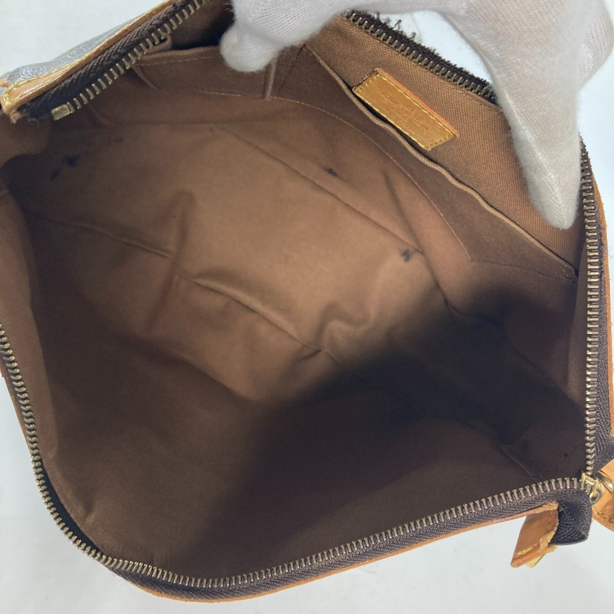 Louis Vuitton Brown Monogram Shoulder Bag (Pre-Owned)