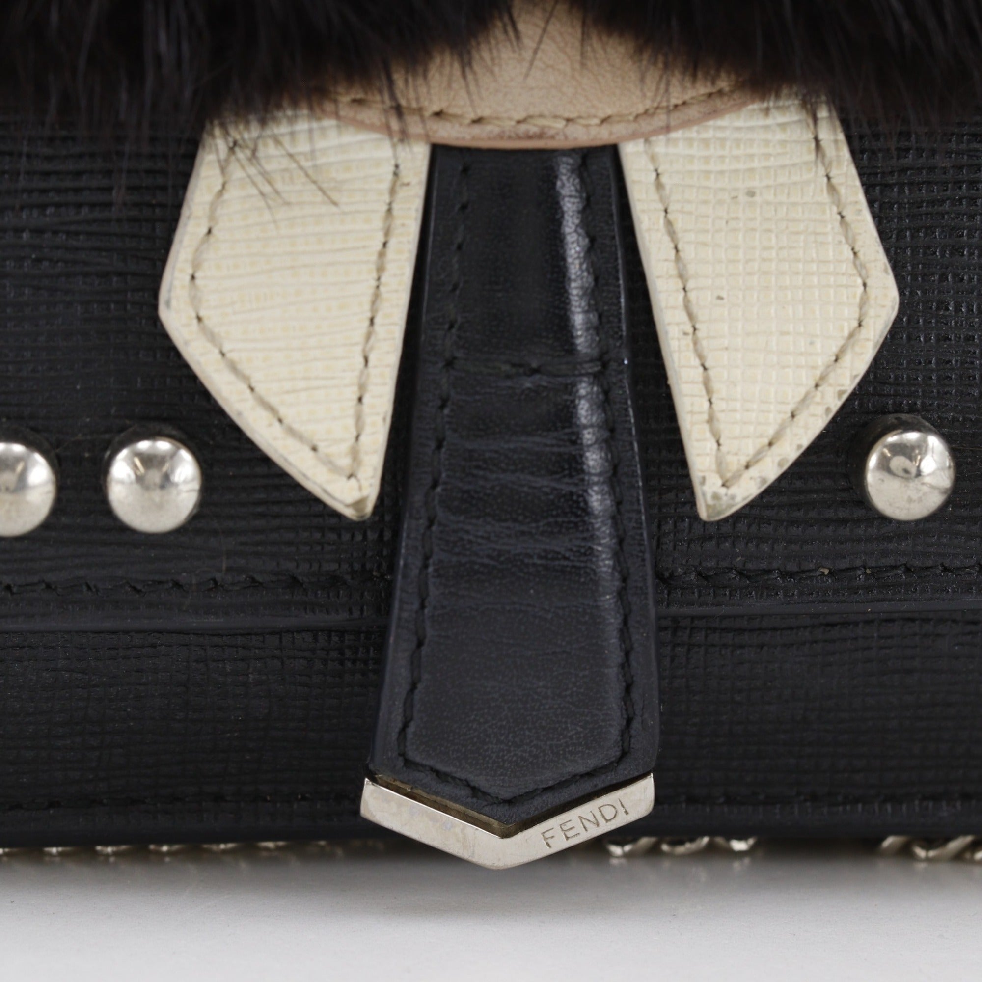 Fendi Black Leather Shoulder Bag (Pre-Owned)