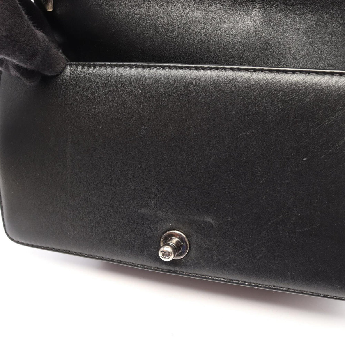 Chanel Black Leather Handbag Shoulder Bag (Pre-Owned)
