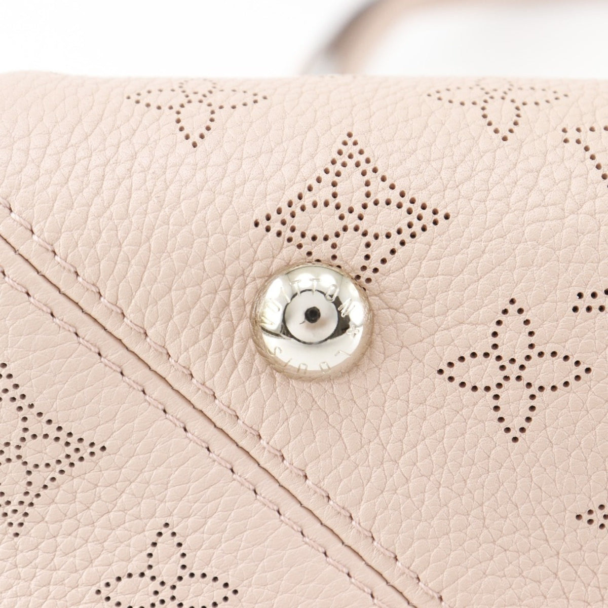 Louis Vuitton Magnolia Pink Monogram Mahina Leather Tote Bag (Pre-Owned)