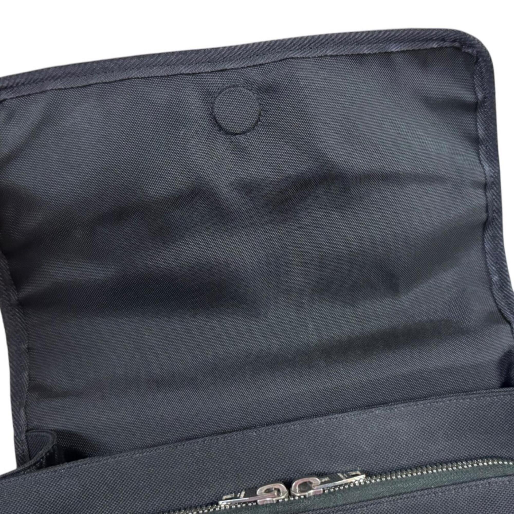 Celine Black Nylon Messenger Bag Shoulder Bag (Pre-Owned)
